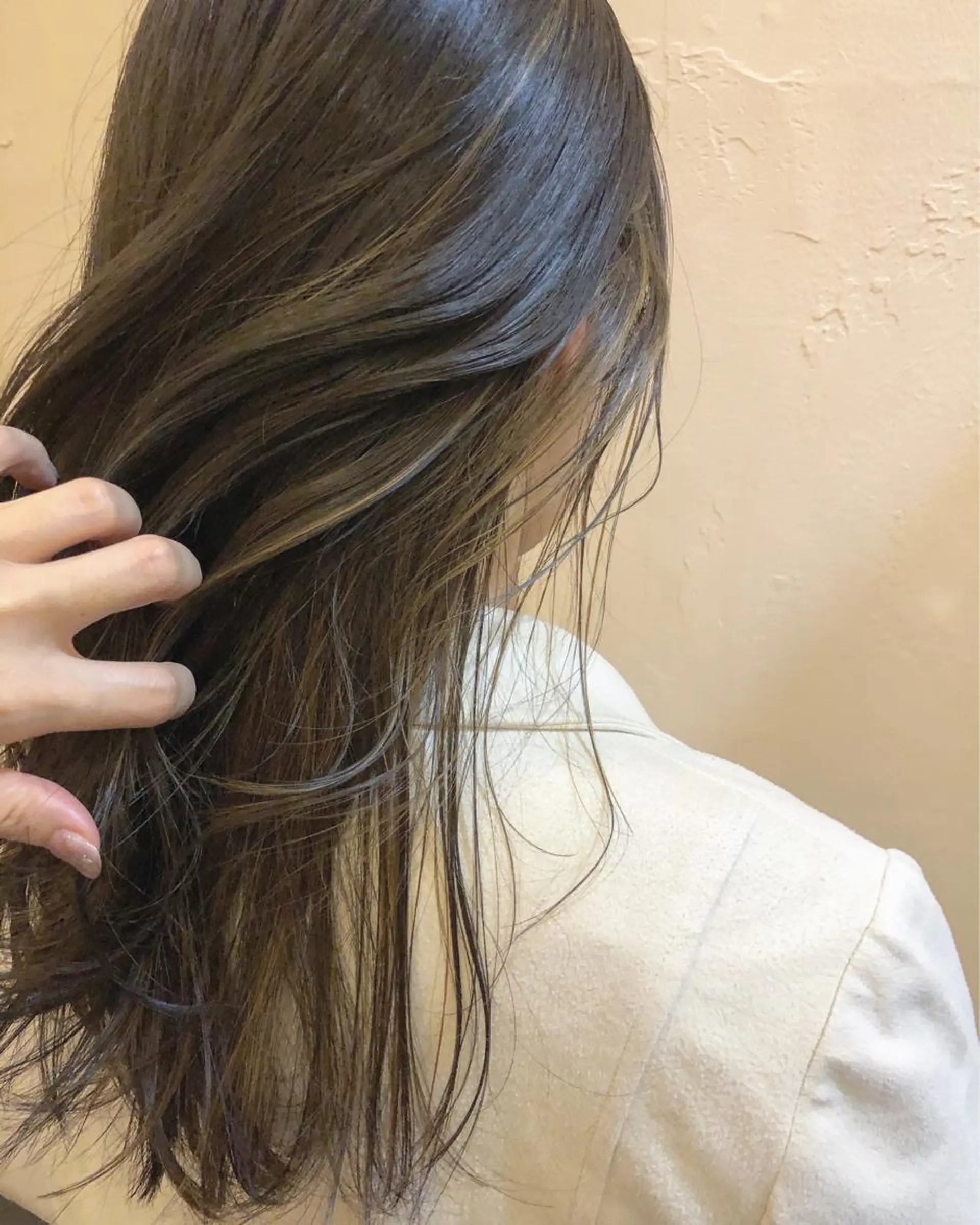 セミロング カラー ハイライトカラー ハイライト luve heart's And Be  minamisemba所属・脇坂 佳世の眉毛・アイブロウイメージ