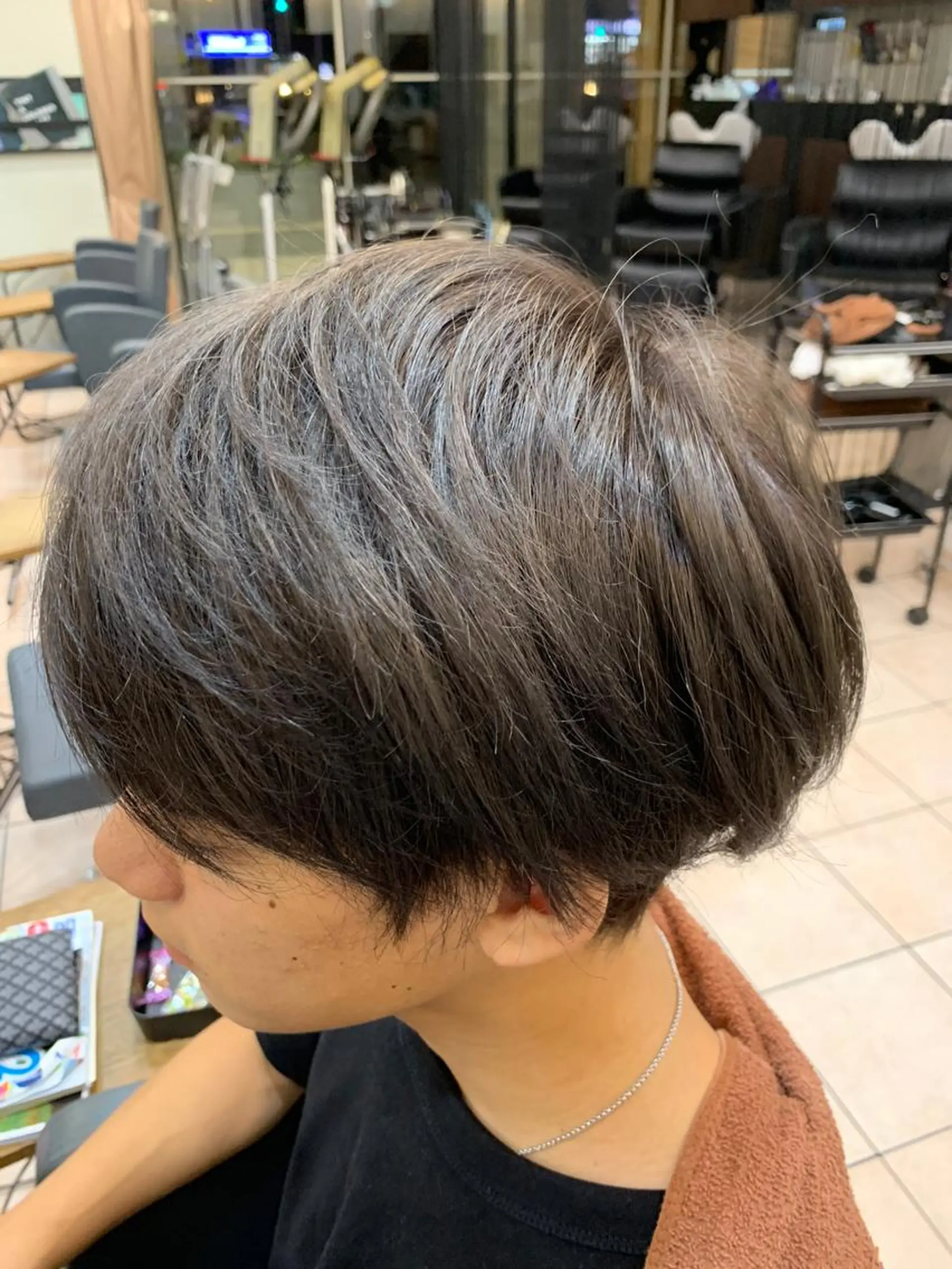 ショート カラー メンズ メンズブリーチ ブリーチ シルバー カット ヘアカラー トリートメント ❣️モードケイズ塚口 和田一将のヘアスタイル