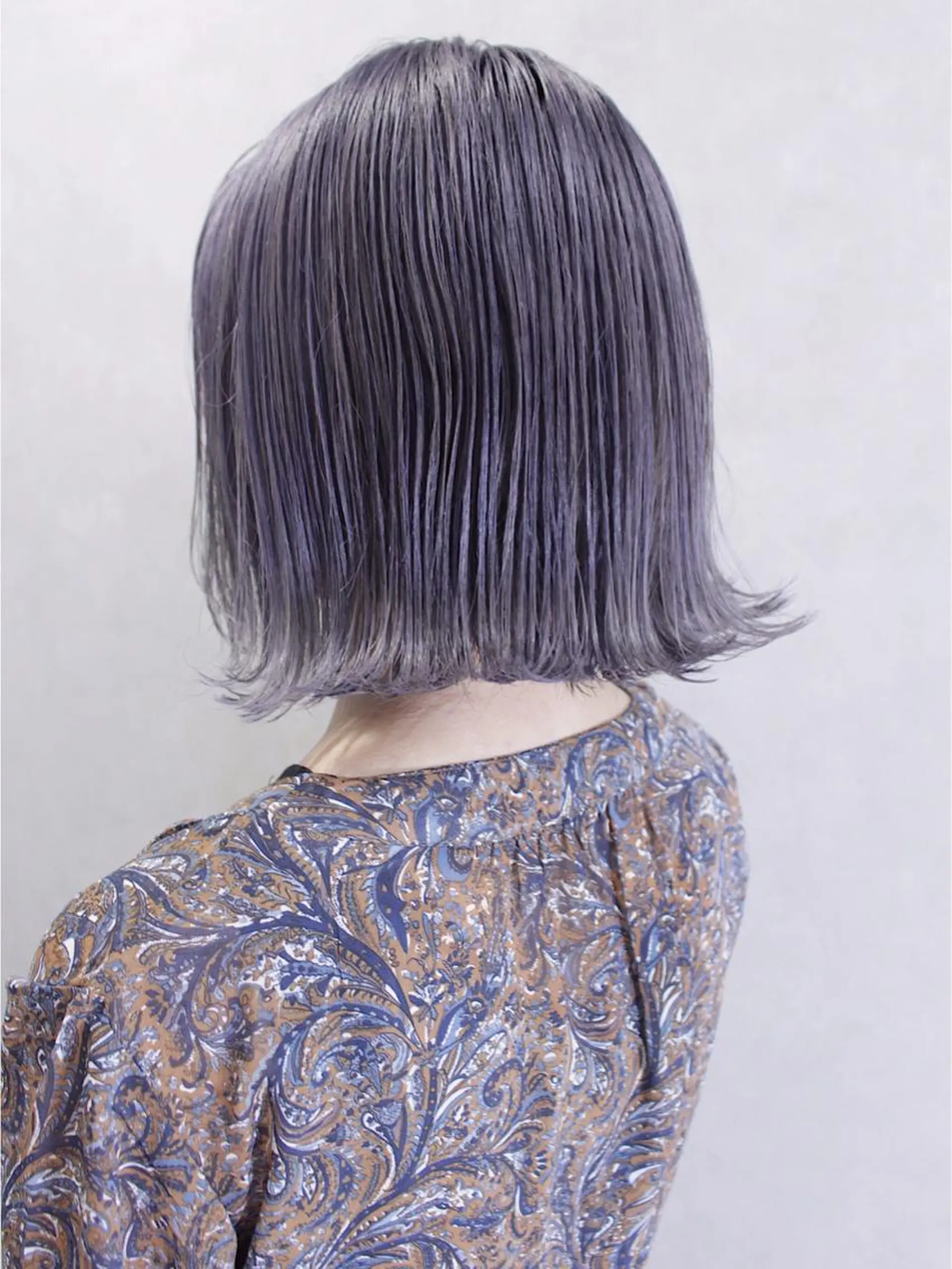 ミディアム カラー ヘアアレンジ アッシュ シルバー ヘアカラー トリートメント lani 天神大名/ブリーチのヘアスタイル