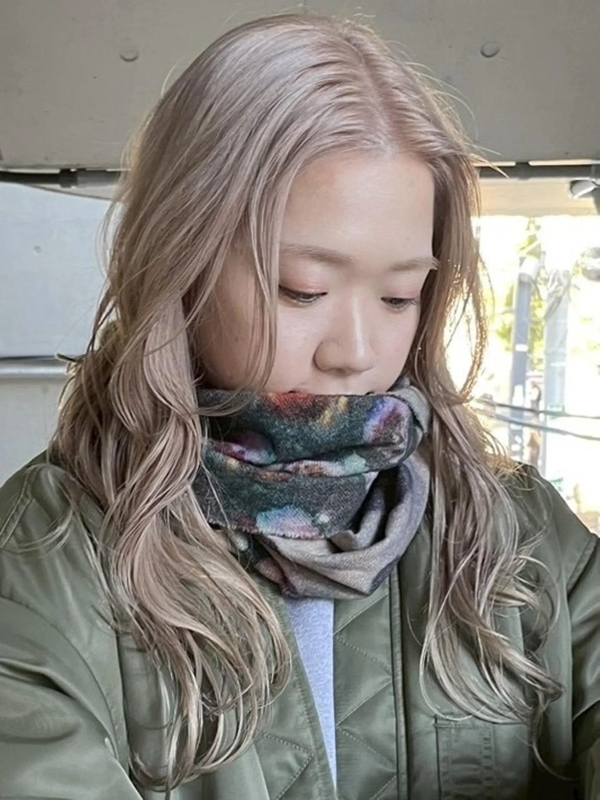 セミロング ヘアカラー ARCANAブリーチ レイヤーカット/原宿のヘアスタイル