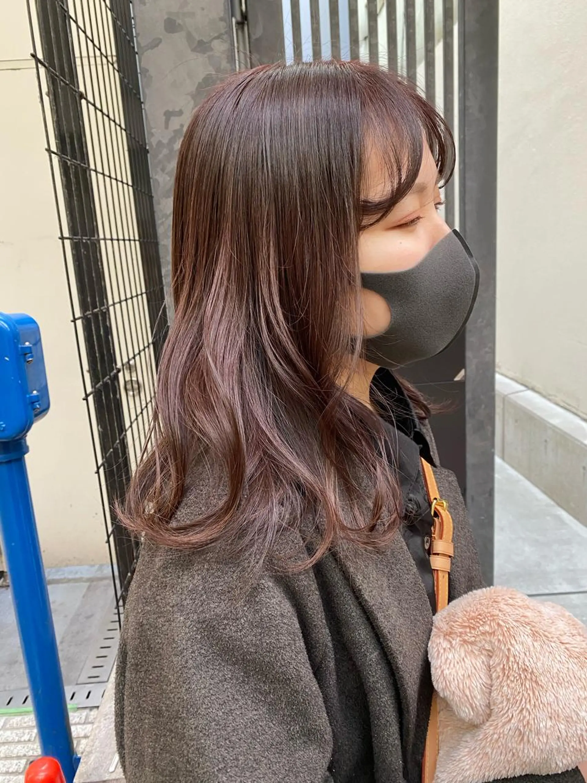 ミディアム カラー ピンクカラー バイオレットカラー ウルフカット／吉村 桃子のヘアスタイル