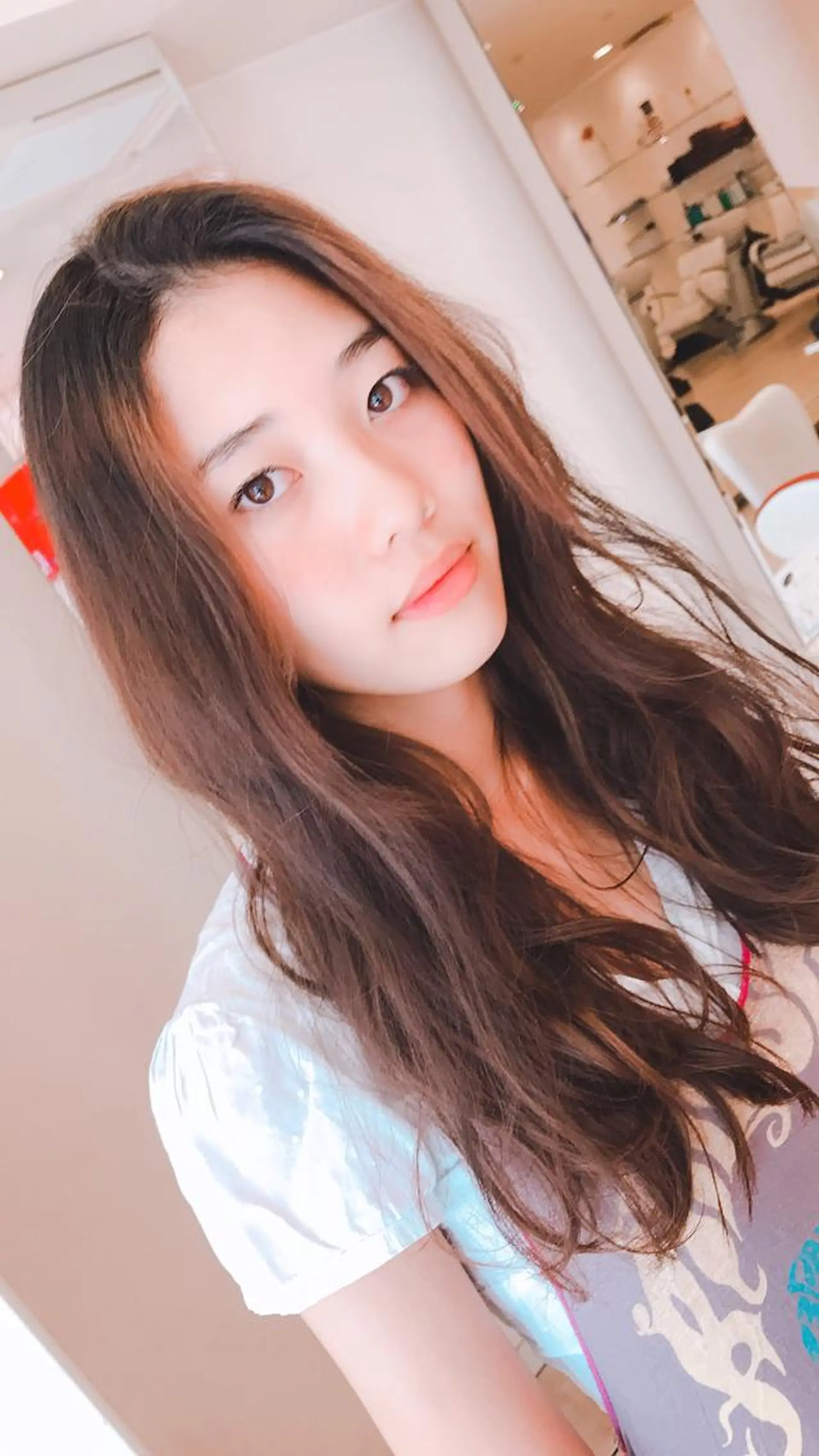 ロング 斎藤 彩香のヘアスタイル