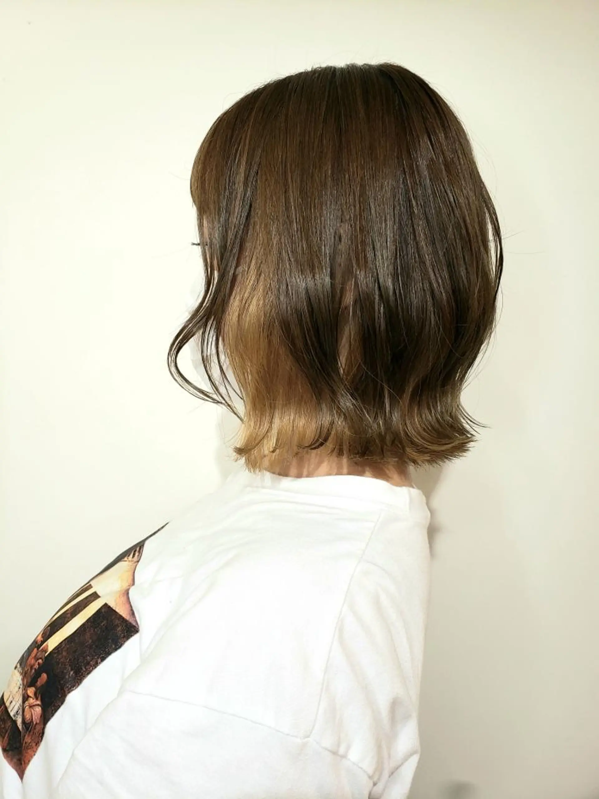 ミディアム カット ヘアカラー トリートメント 🇰🇷透明感×ハイ トーン🌟tomoのヘアスタイル