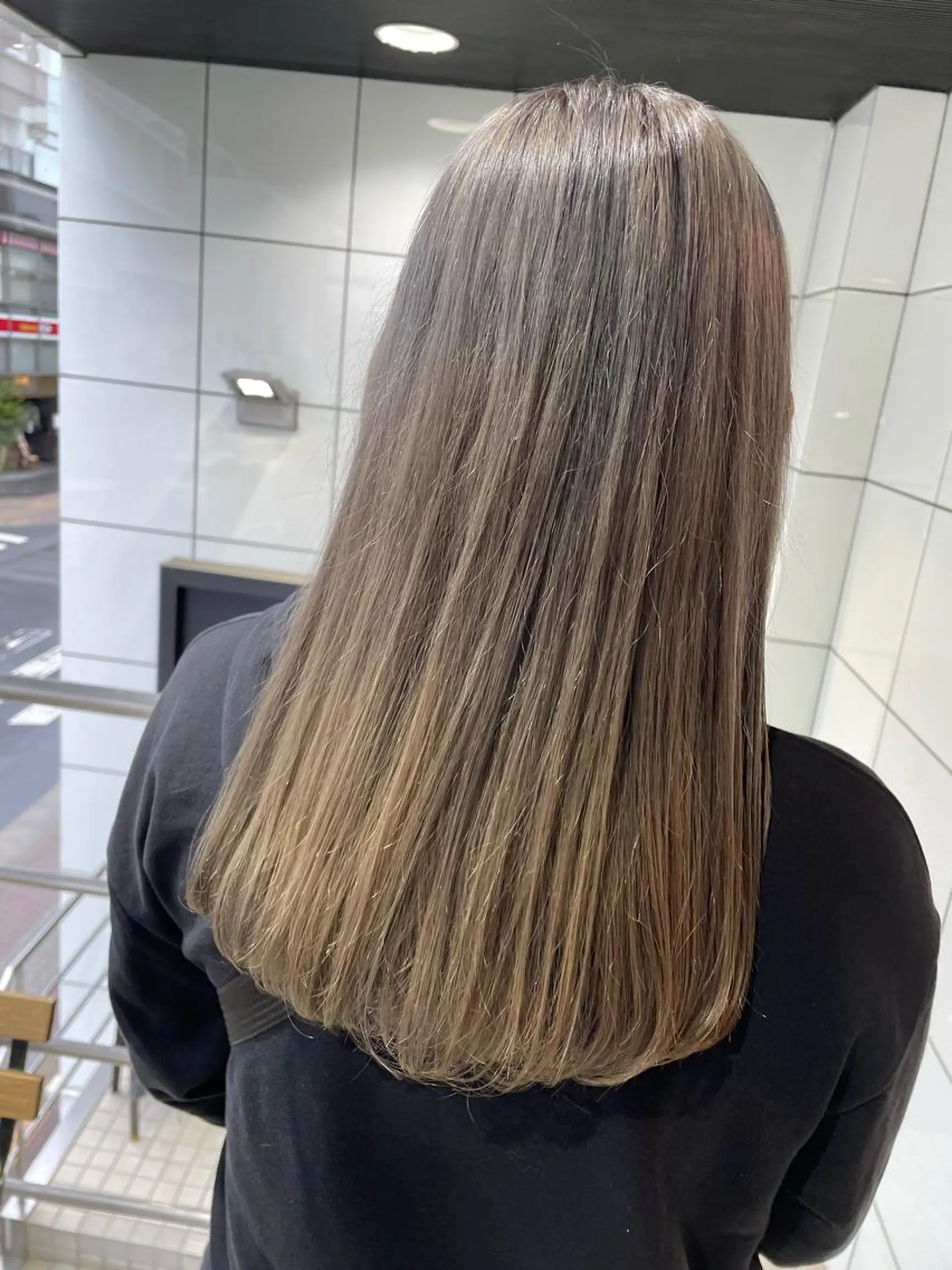 セミロング カラー グレージュ ハイトーンカラー ヘアカラー メンズ/艶髪/カラー サクラ🌸のヘアスタイル