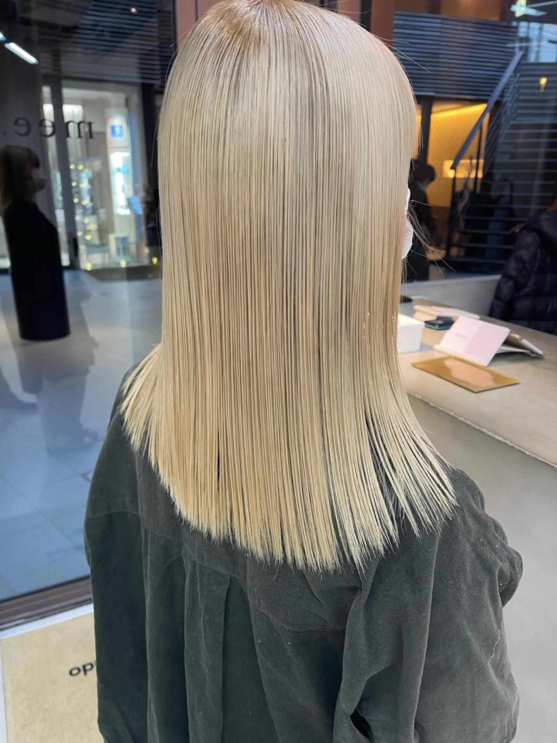 セミロング カラー ブリーチ mee.urawa所属・似合わせショート×透 明感/やじまたかしのヘアスタイル