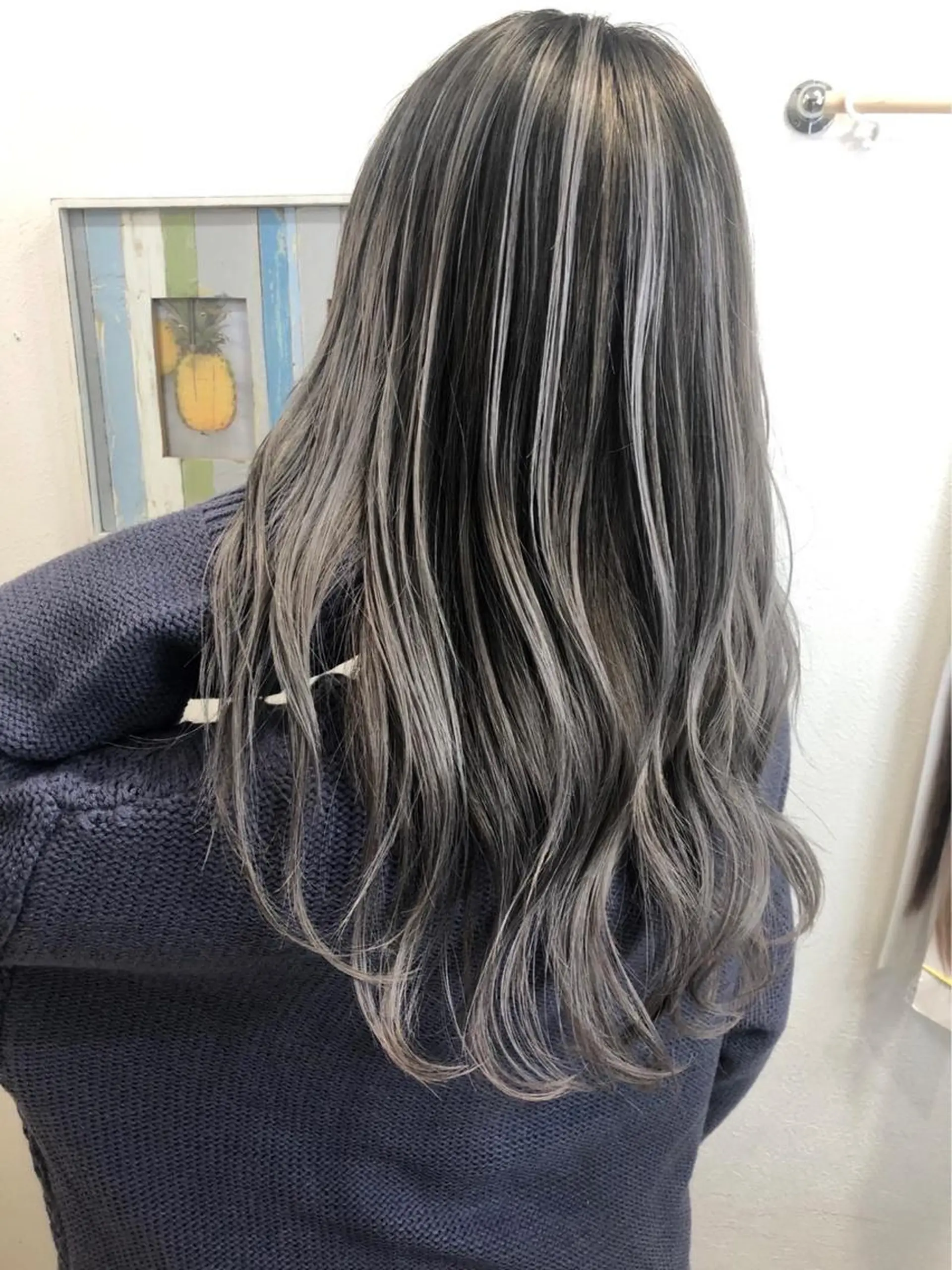 セミロング LAME所属・RU NAのヘアスタイル