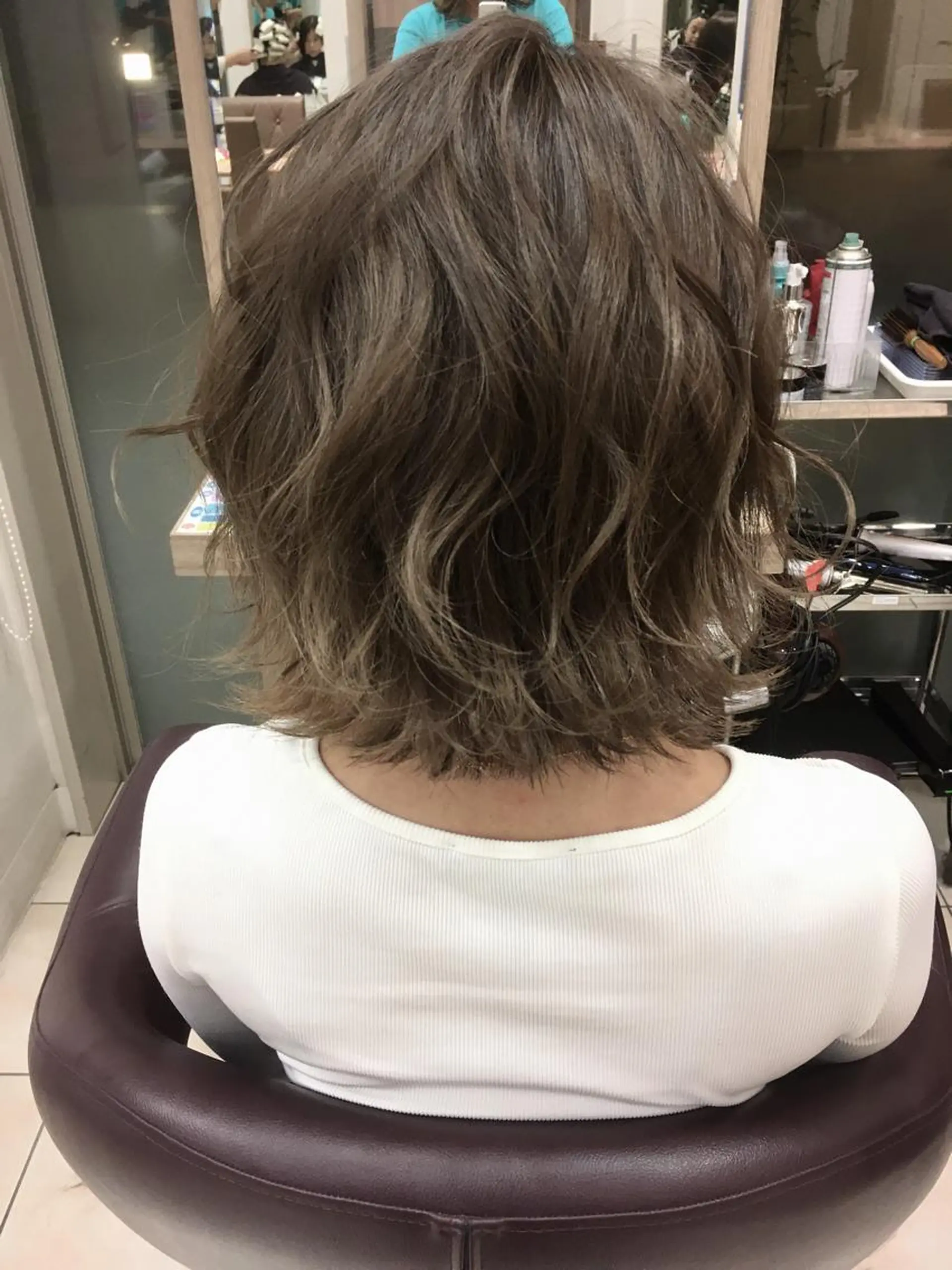 ミディアム カラー グレージュ ハイトーンカラー ハイトーングレージュ ALLENhair松戸店所属・小島 仁美のヘアスタイル