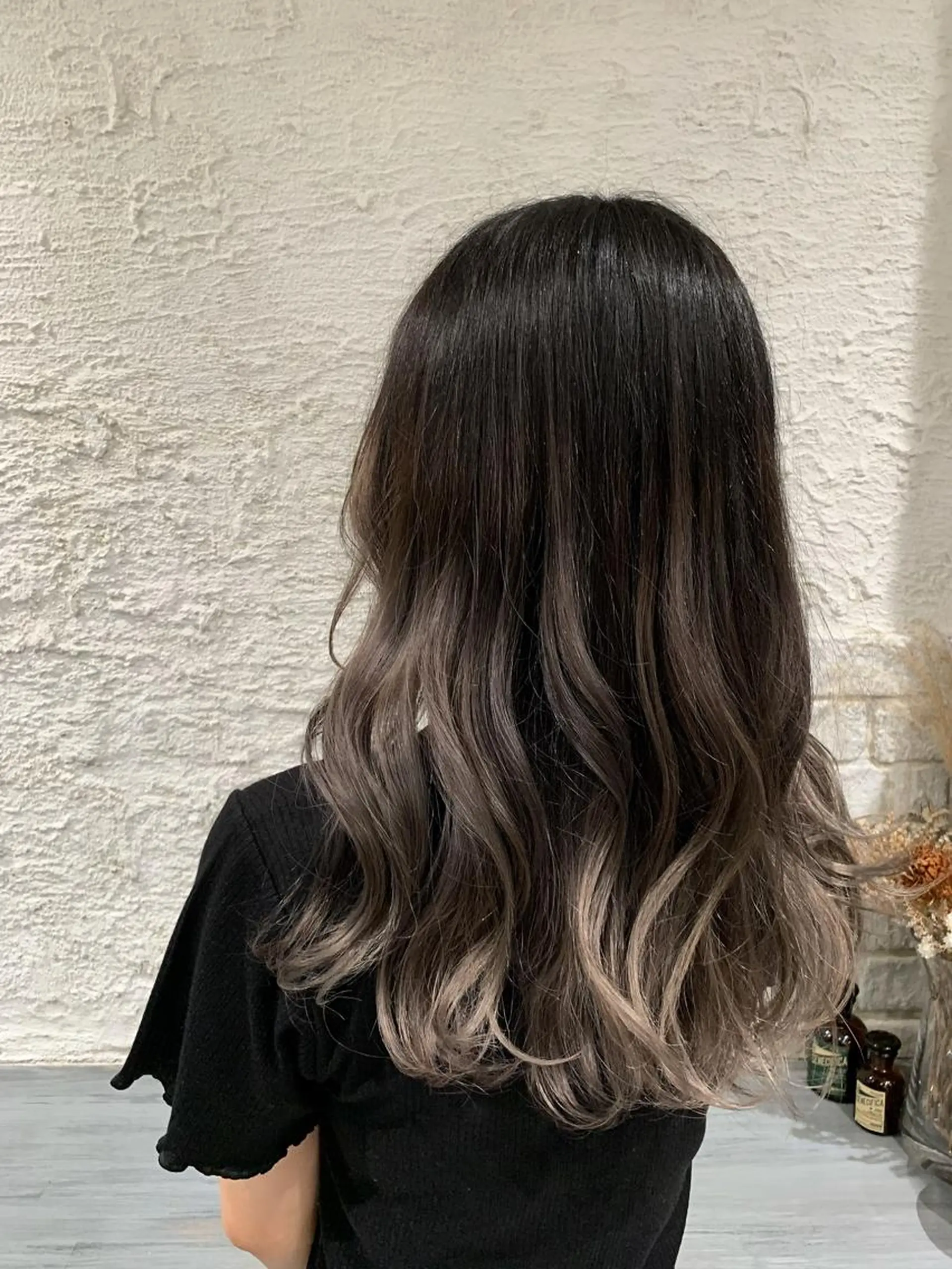 ロング カラー グラデーションカラー シルバー 堀 直人のヘアスタイル