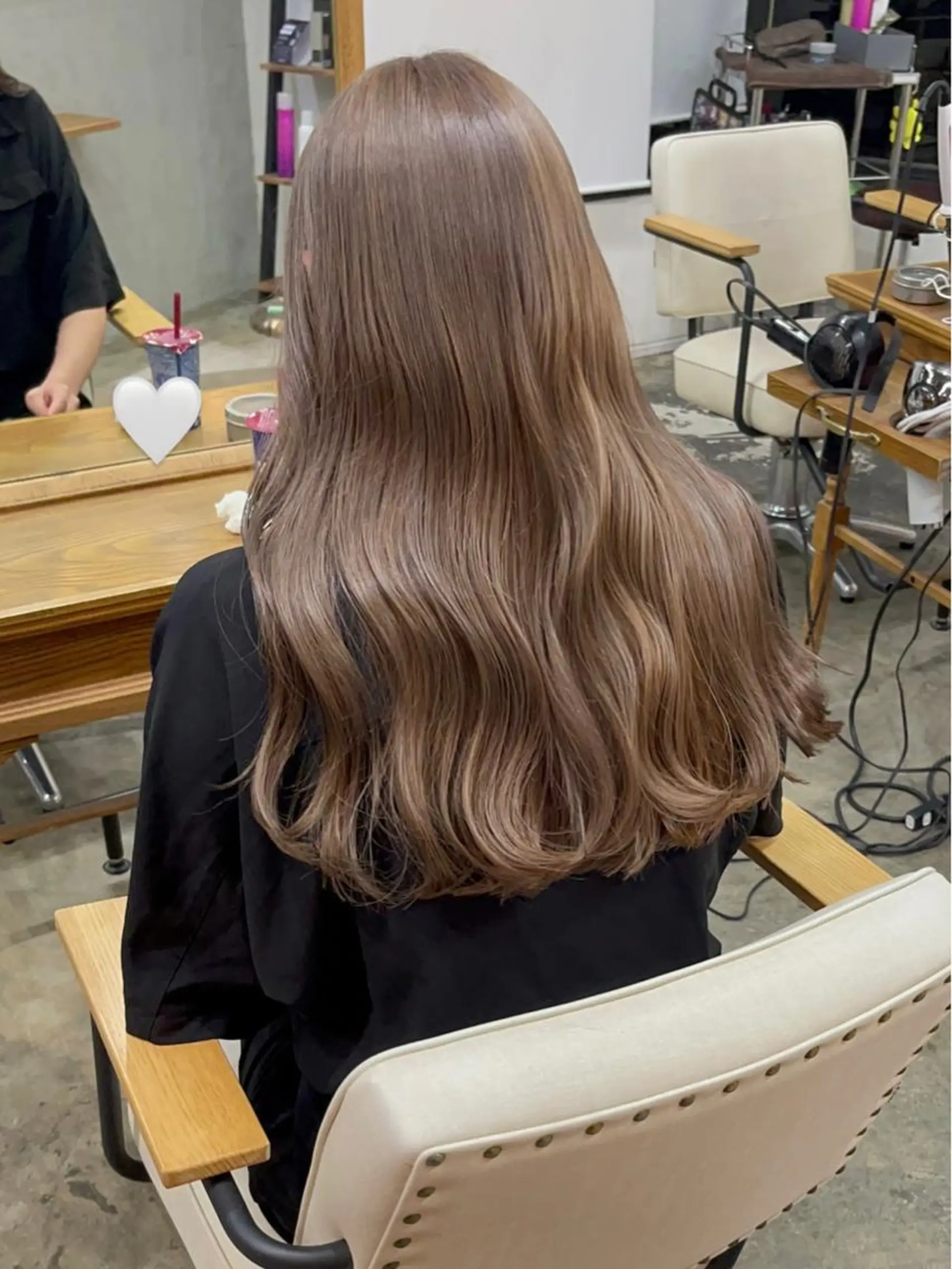 ロング カラー ヘアアレンジ ブリーチ グレージュ ミルクティーグレージュ カット ヘアカラー キダアヤカ/ 梅田/ベージュカラーのヘアスタイル