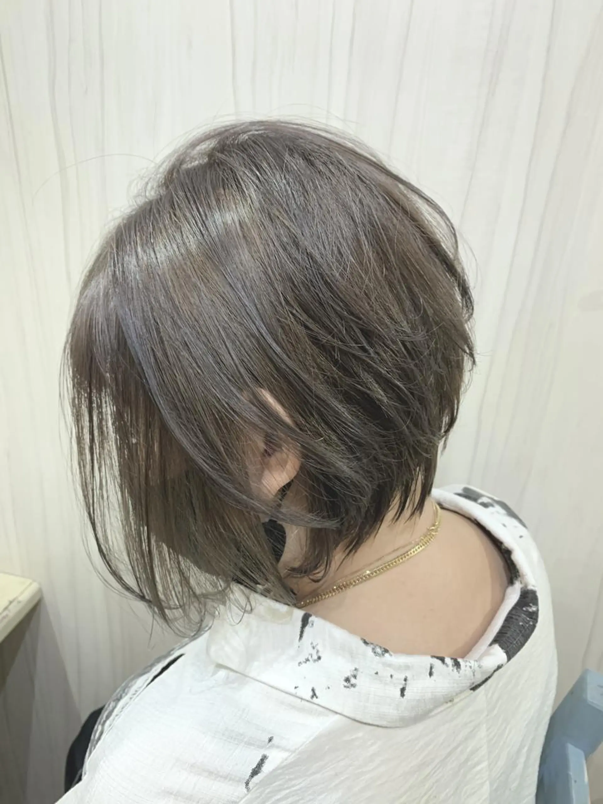 カラー 嶋村夏実🌼レイヤー 🌸白髪ぼかしのヘアスタイル