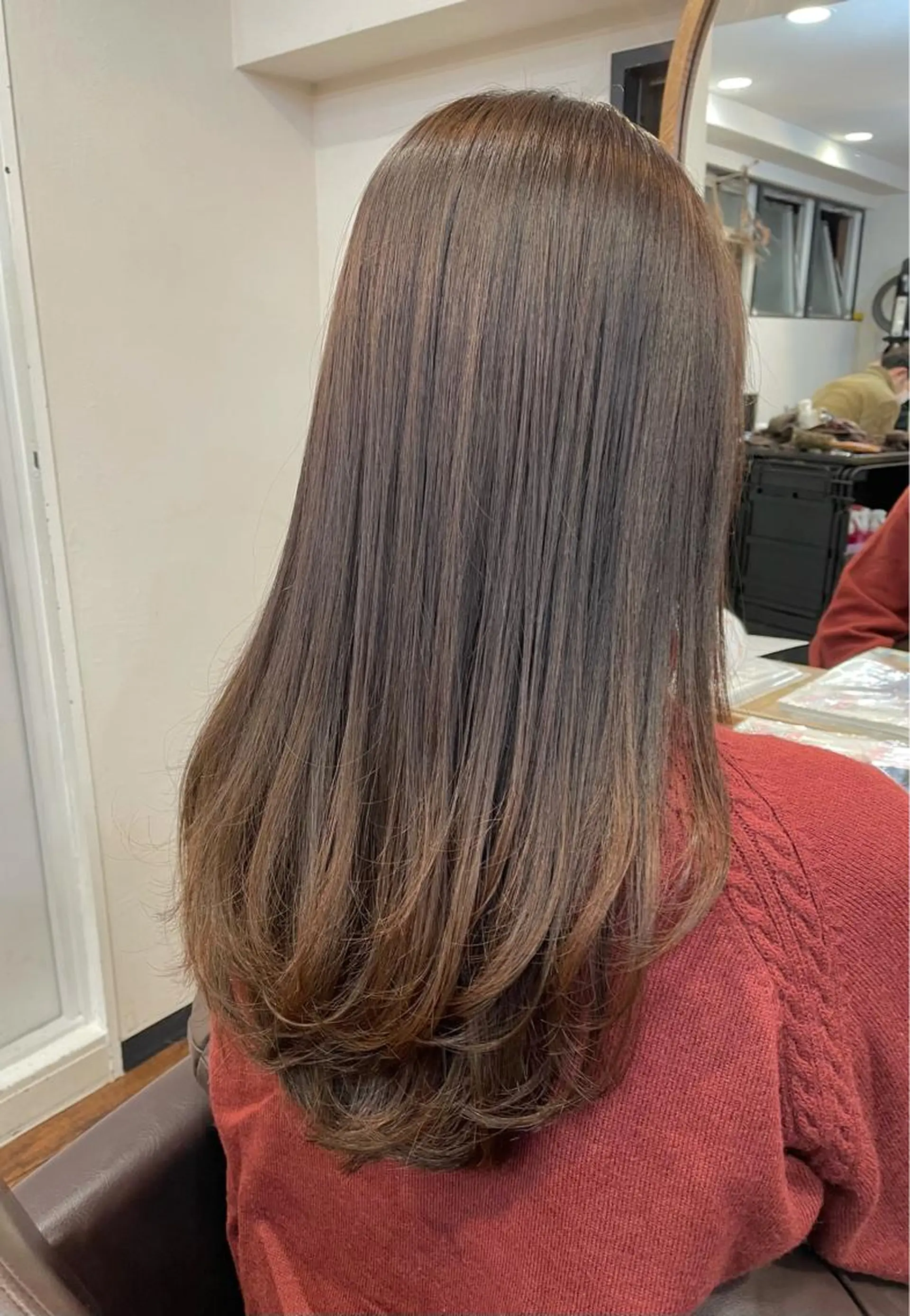 ロング レイヤーカット トリートメント 【韓国ヘア×透明感 カラー】笹谷 莉未のヘアスタイル