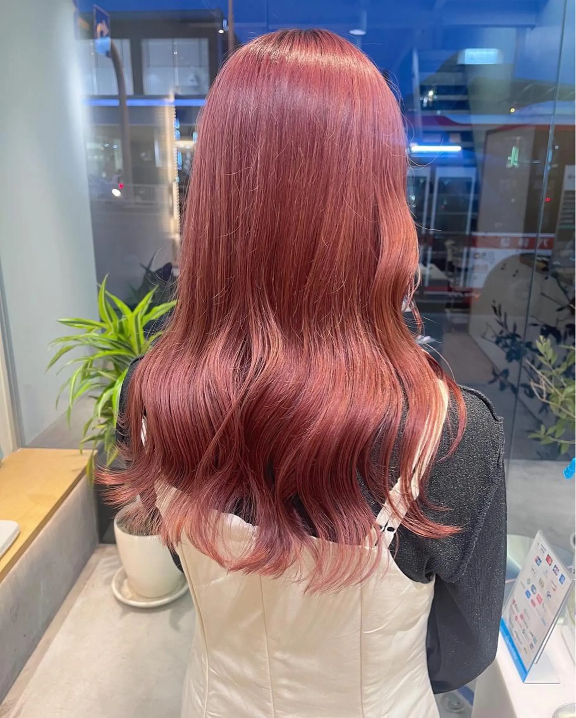 カラー ベージュカラー ブリーチ ピンクカラー ピンクベージュ ヘアカラー 村松 萌のヘアスタイル