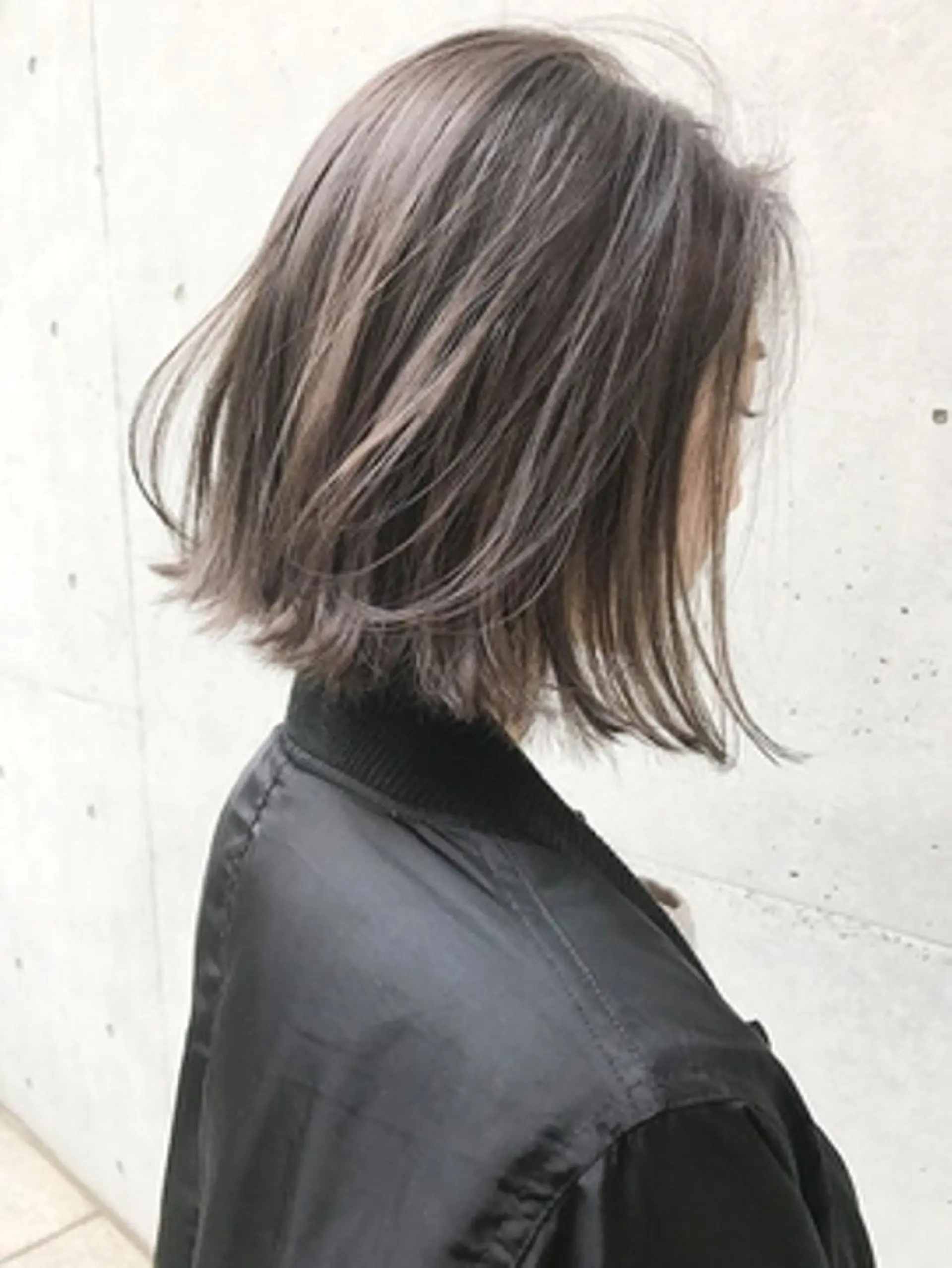 ミディアム シノハラ ガクト ショート/白髪ぼかしのヘアスタイル