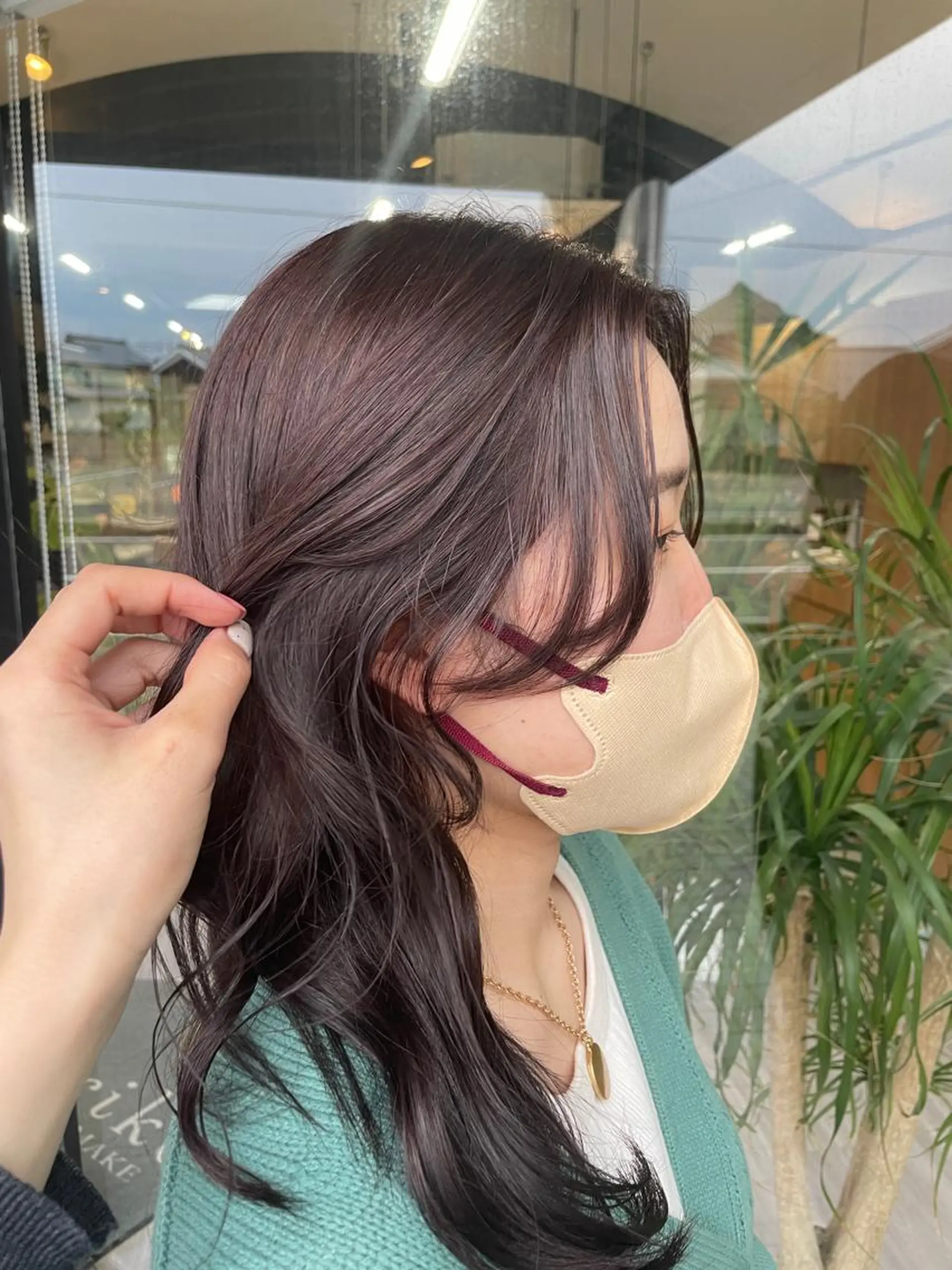 セミロング 顔まわりレイヤー 韓国風ヘア レイヤーカット alu所属・マキノ キョウカのヘアスタイル