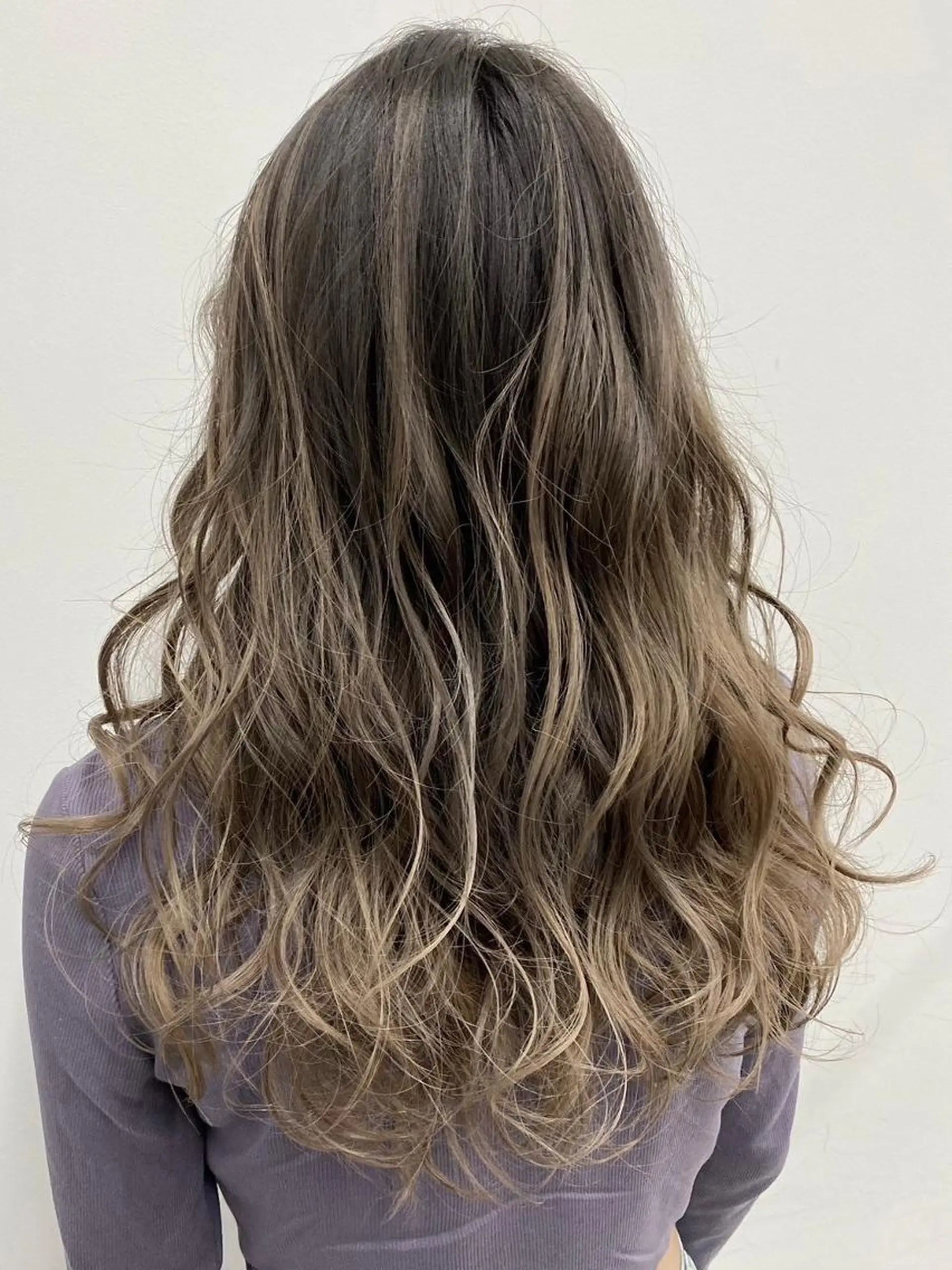 ロング カラー アディクシーカラー アッシュ ブルーカラー ダークアッシュ グレージュ 【公式】amble luxe 中野のヘアスタイル