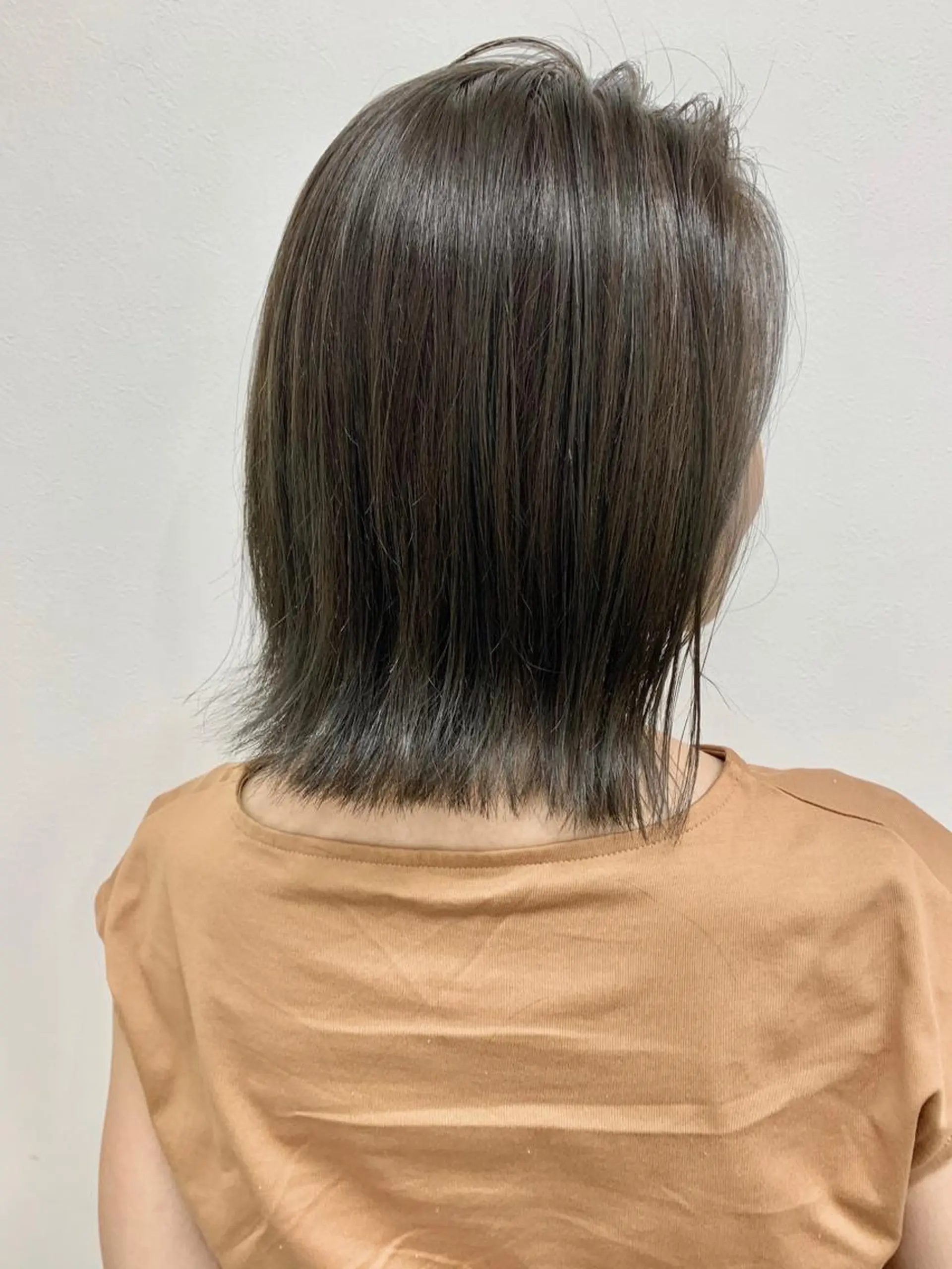 ショート カラー 🔵赤み消し透明感 梅田・増田のヘアスタイル