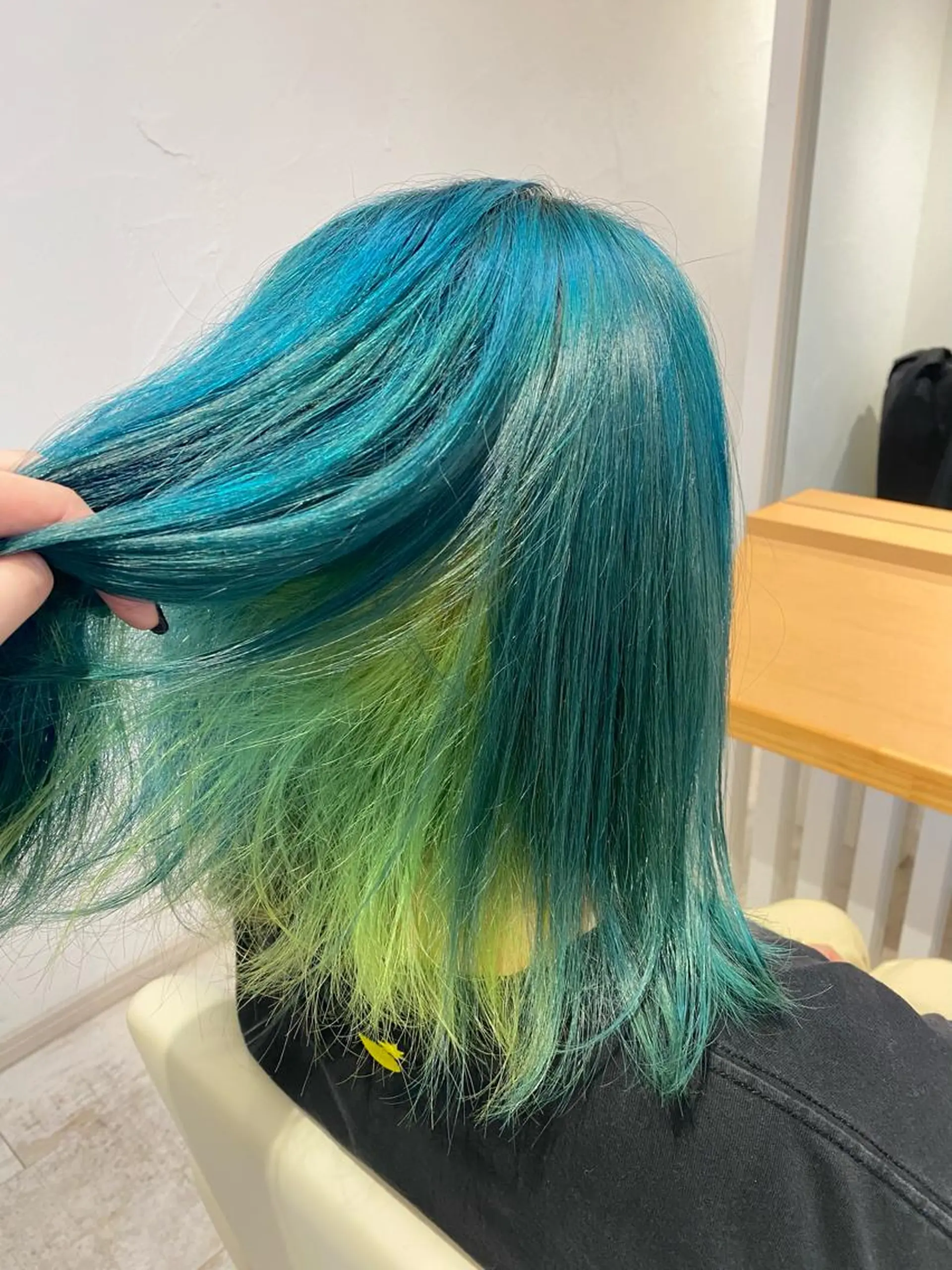 ミディアム カラー ブリーチ ケアブリーチ 透明感カラー ダブルカラー イヤリングカラー ブリーチなしWカラー /酸性ストレート河本のヘアスタイル