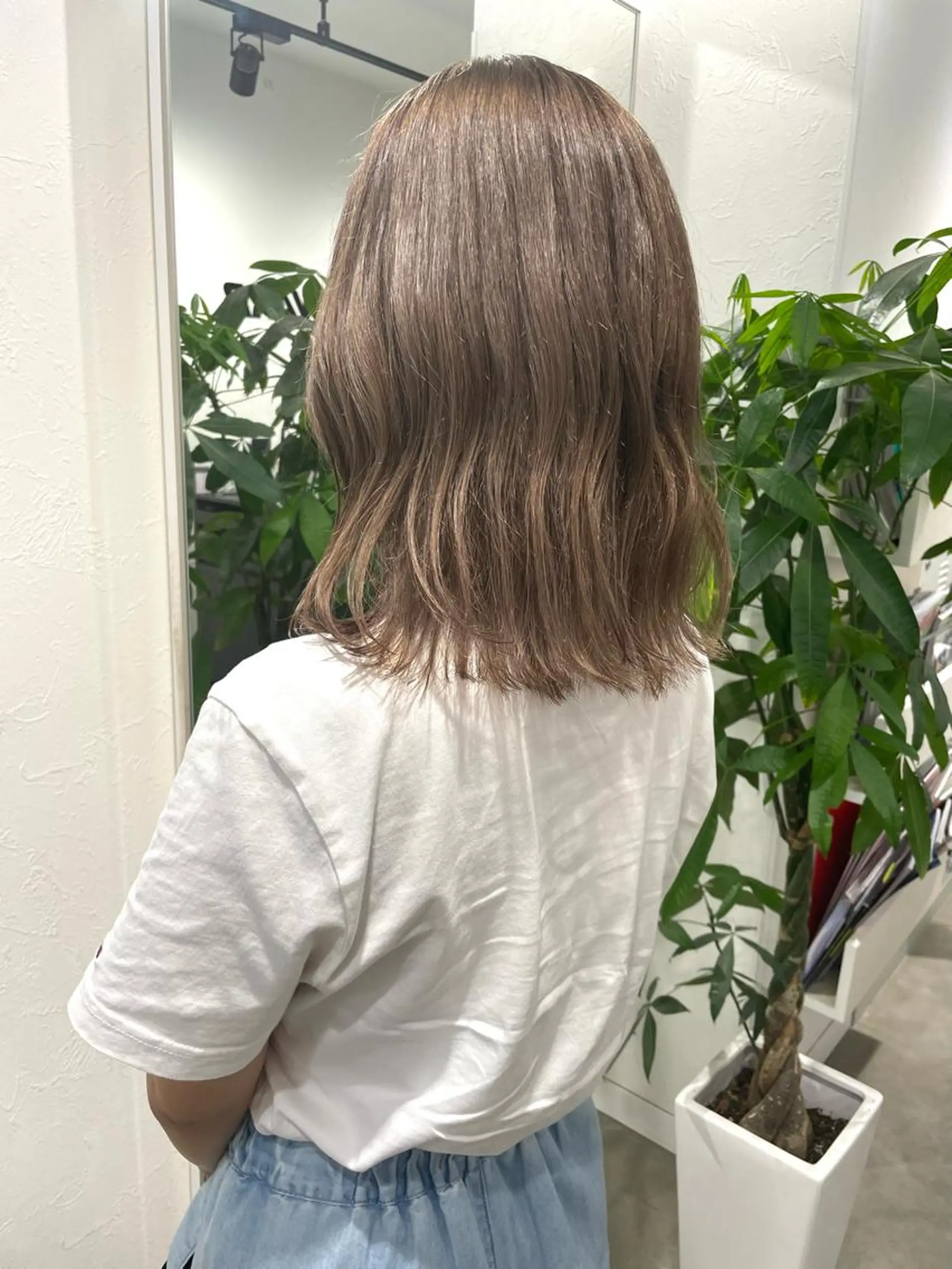 セミロング カラー ハイトーンカラー ヘアカラー 2nd所属・🤍2nd🤍田所 美希のヘアスタイル