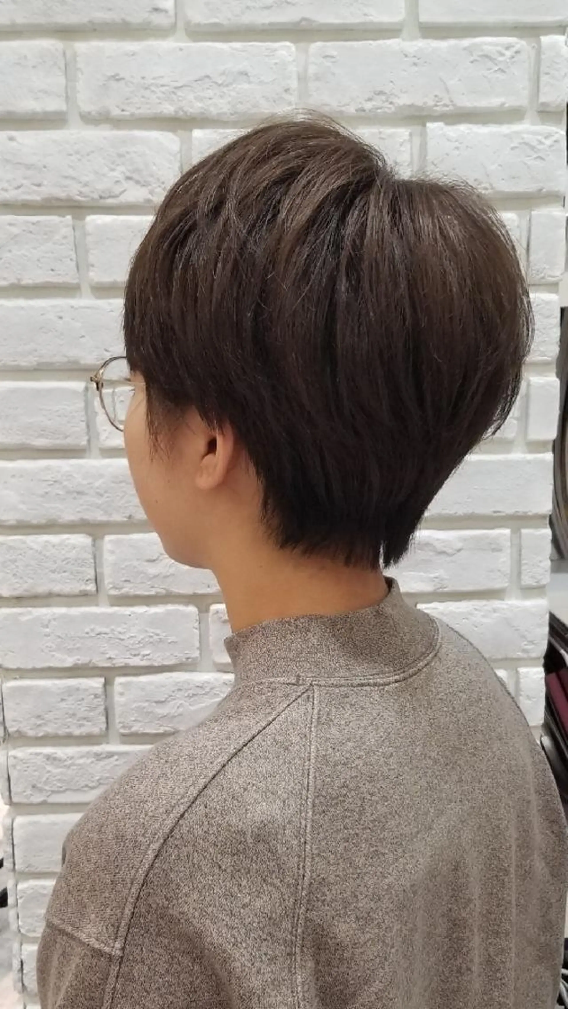 ショート カラー カット ヘアカラー トリートメント 顔周りレイヤーカット 髪質改善代表西村功平のヘアスタイル