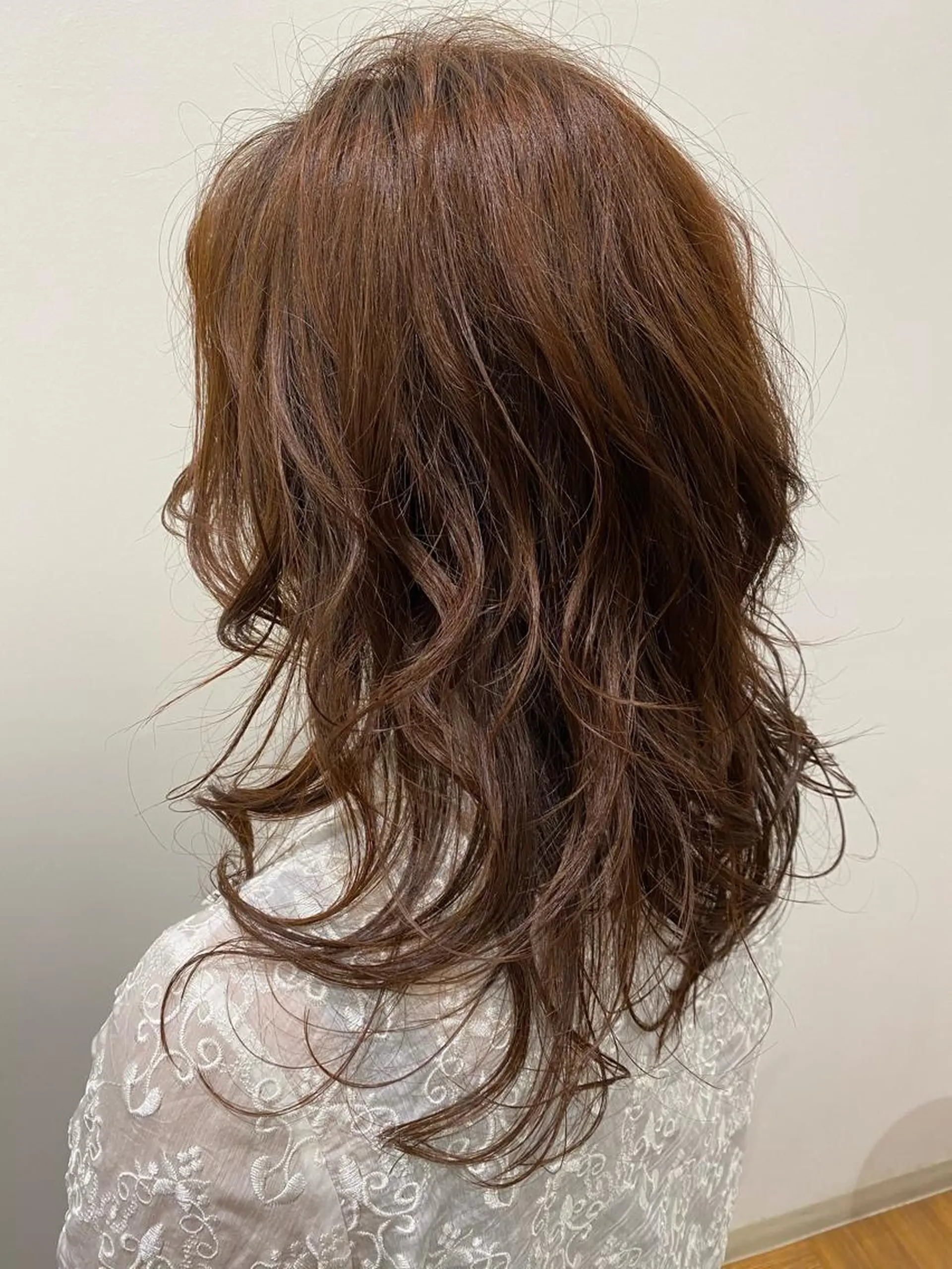 ミディアム カラー 石田 優菜のヘアスタイル