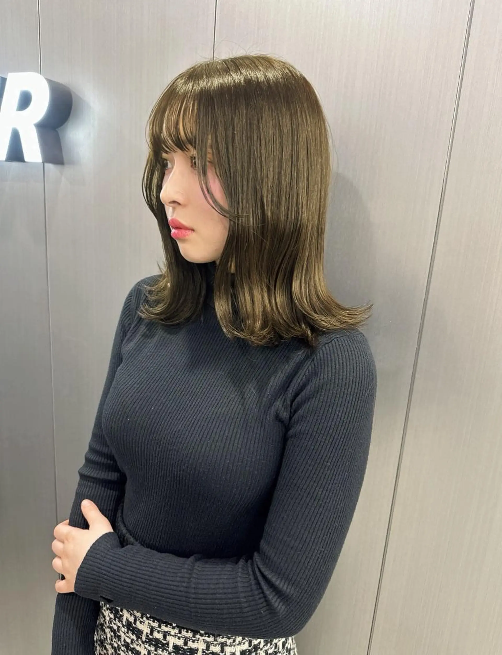 カラー ミディアム くすみミルクティー／ ブラウン🪡TOWAのヘアスタイル