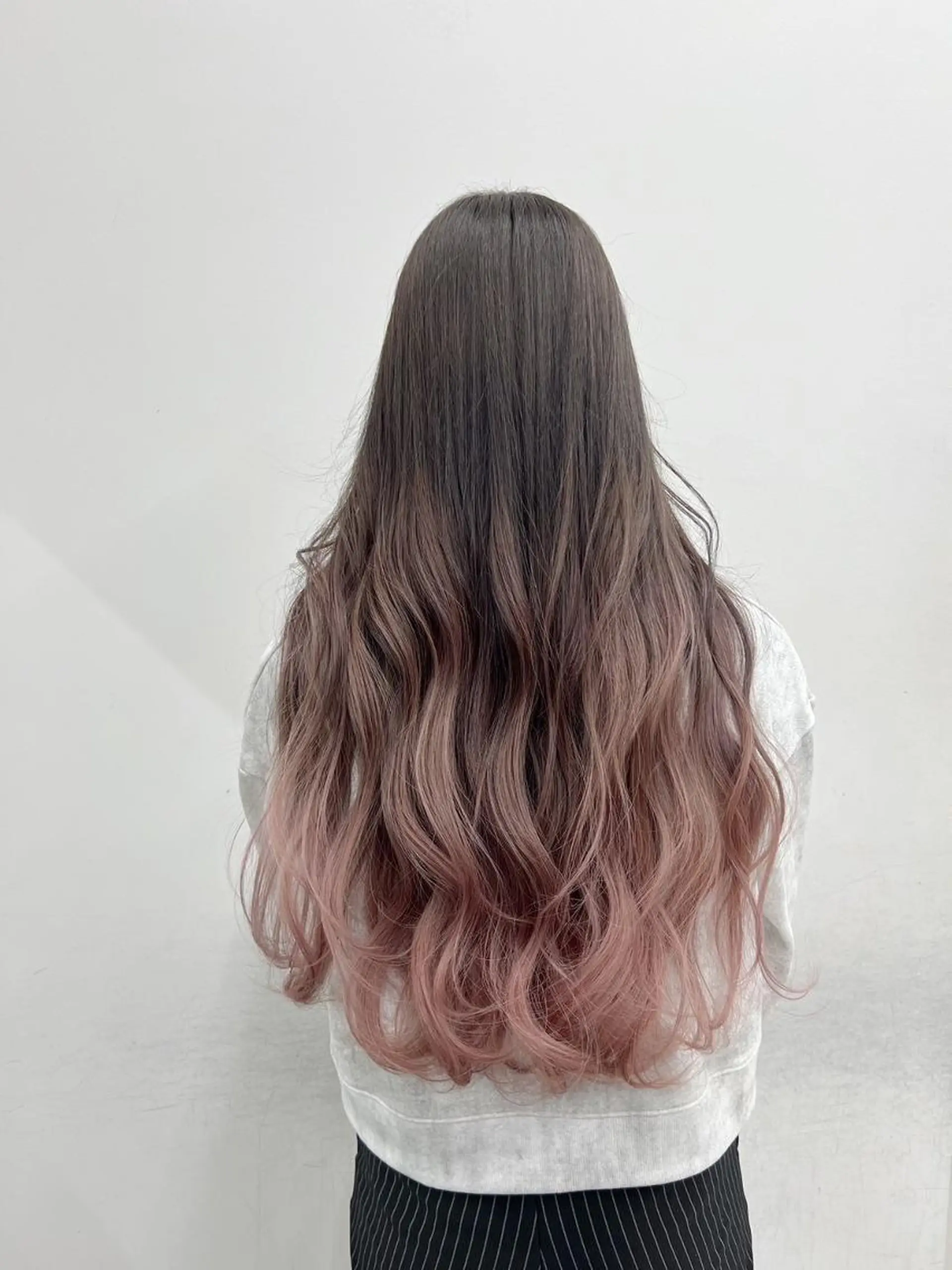 ロング カラー アディクシーカラー アッシュ ブルーカラー ダークアッシュ グレージュ 【公式】amble luxe池袋東口🩷のヘアスタイル