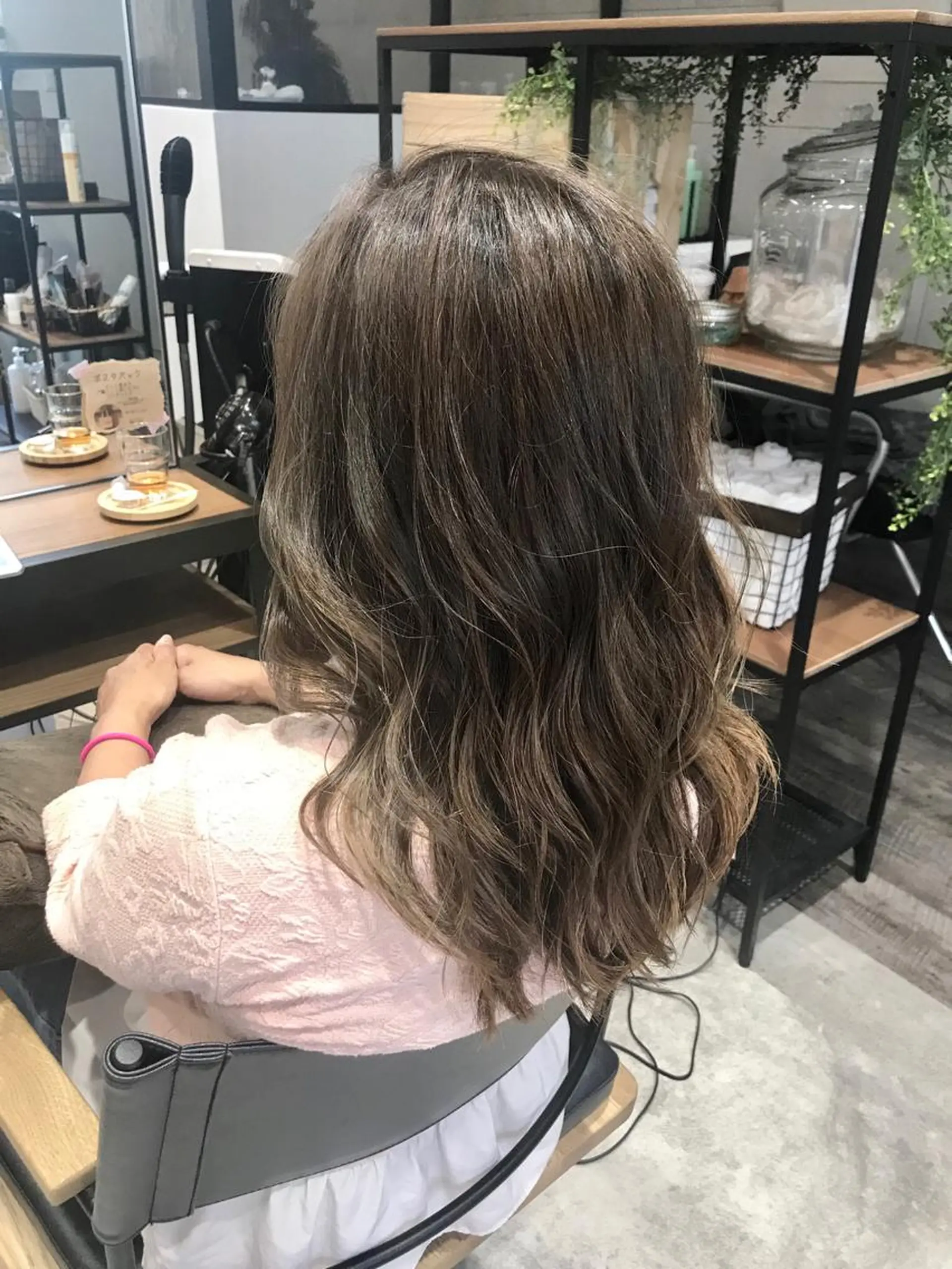 ミディアム カラー ヘアアレンジ 透明感カラー イルミナカラー トリートメント カット ヘアカラー トリートメント SALOWIN川崎所属・似合わせレイヤー/ 美髪縮毛矯正/ミナエのヘアスタイル