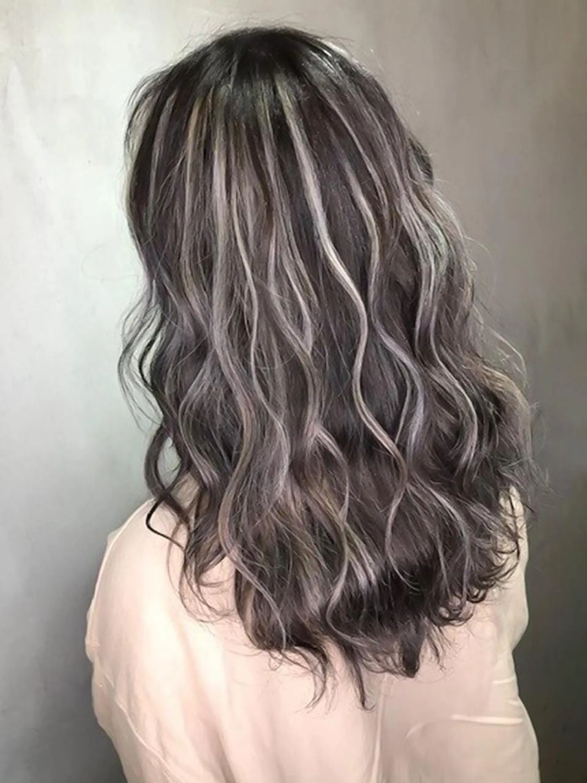 セミロング 縮毛矯正 髪質改善　鈴木のヘアスタイル