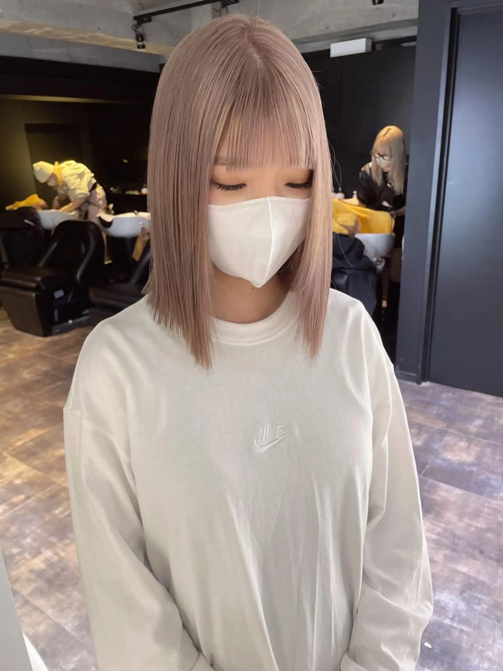 ミディアム カラー ベージュカラー ブリーチ ミルクティーベージュ 心斎橋/ブリーチ minamiのヘアスタイル