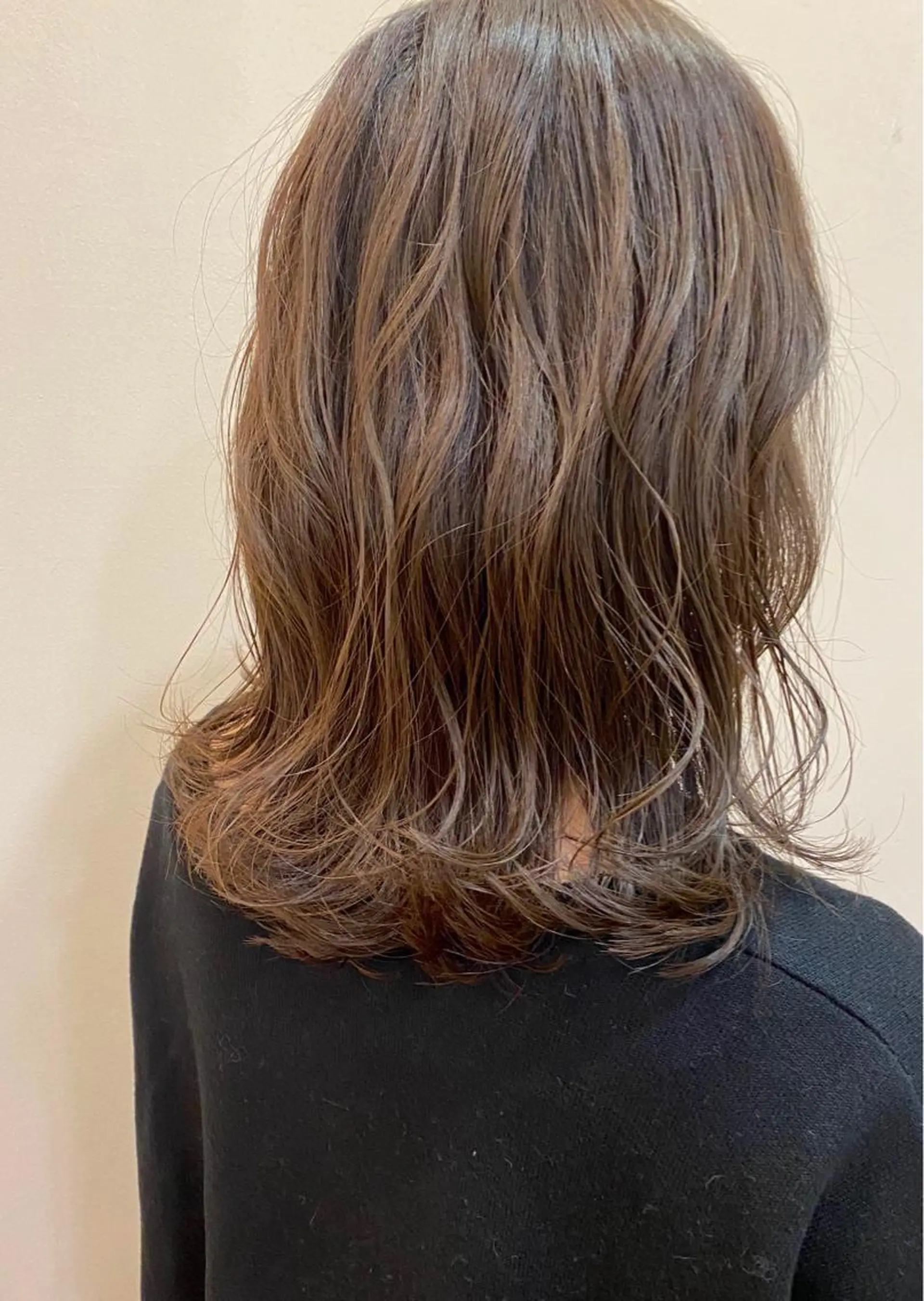 カラー グレージュ オリーブグレージュ オリーブグレー 鈴木 啓介のヘアスタイル