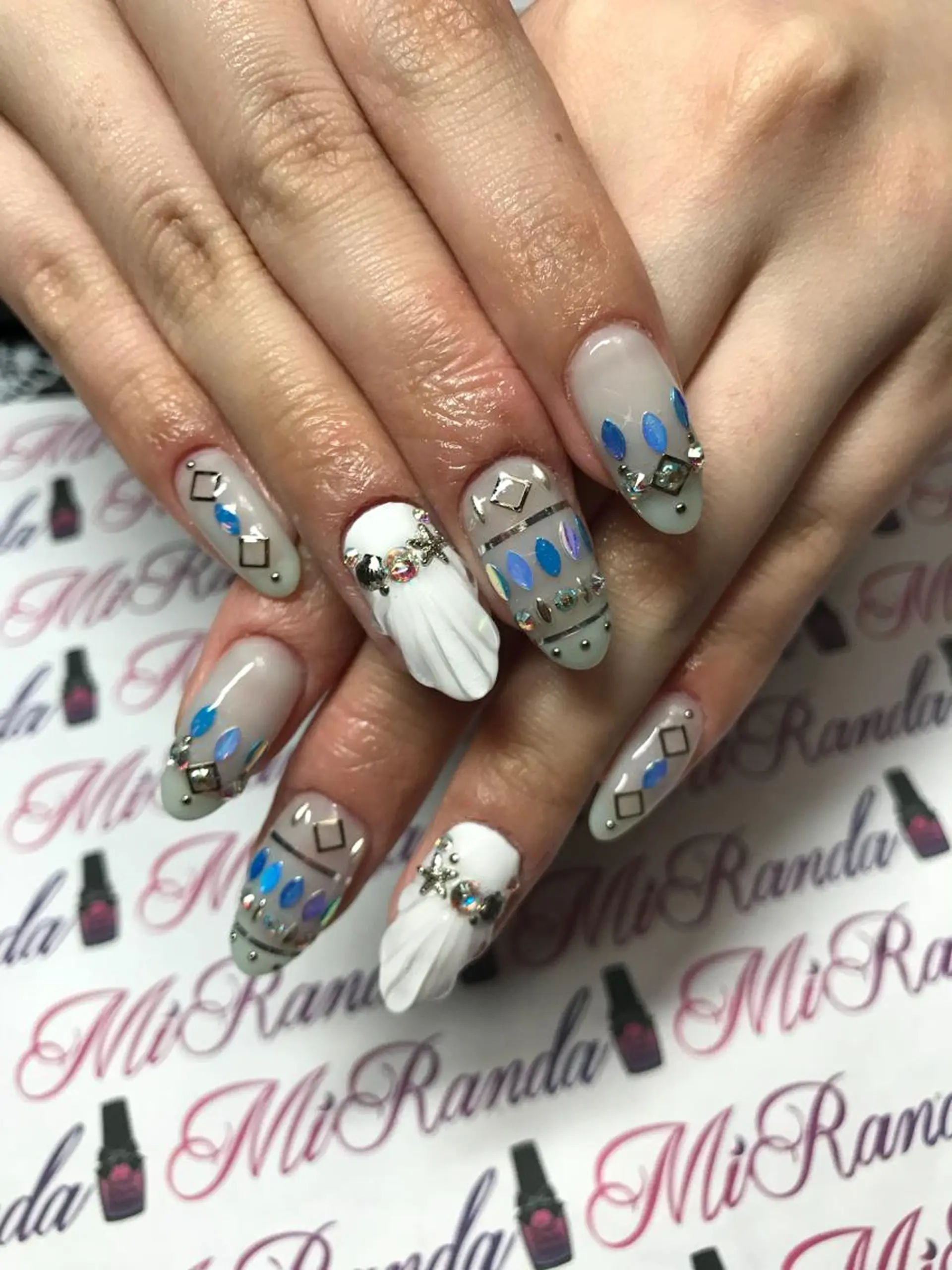 ネイル MiRanda Nail所属・MiRanda 保坂 舞のネイルデザイン