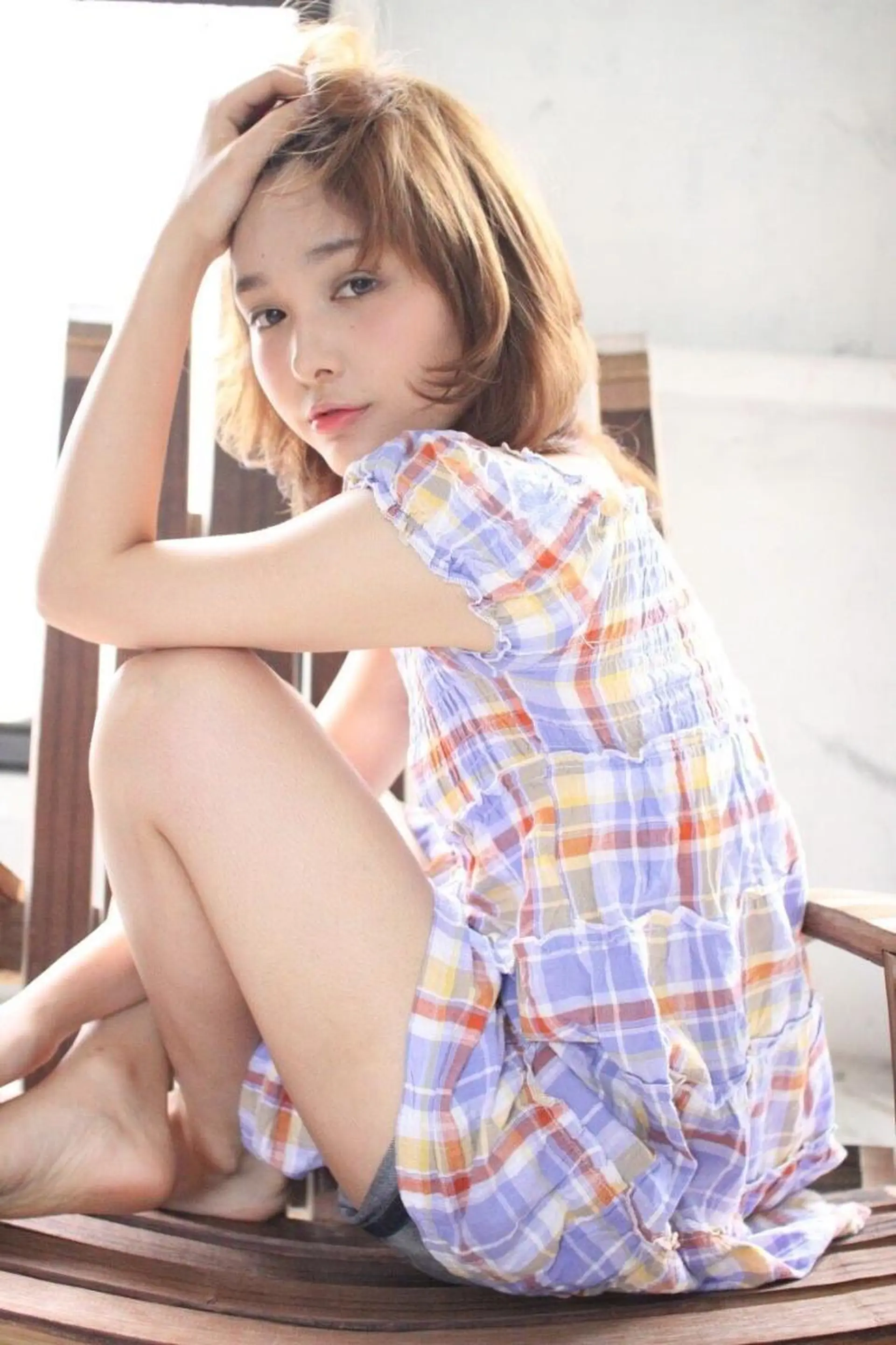 ミディアム due hair 京都駅前店 MILBON オージュア認定サロン【デューヘアー】所属・ハイトーンブリーチ 土坂　由志【京都】のヘアスタイル