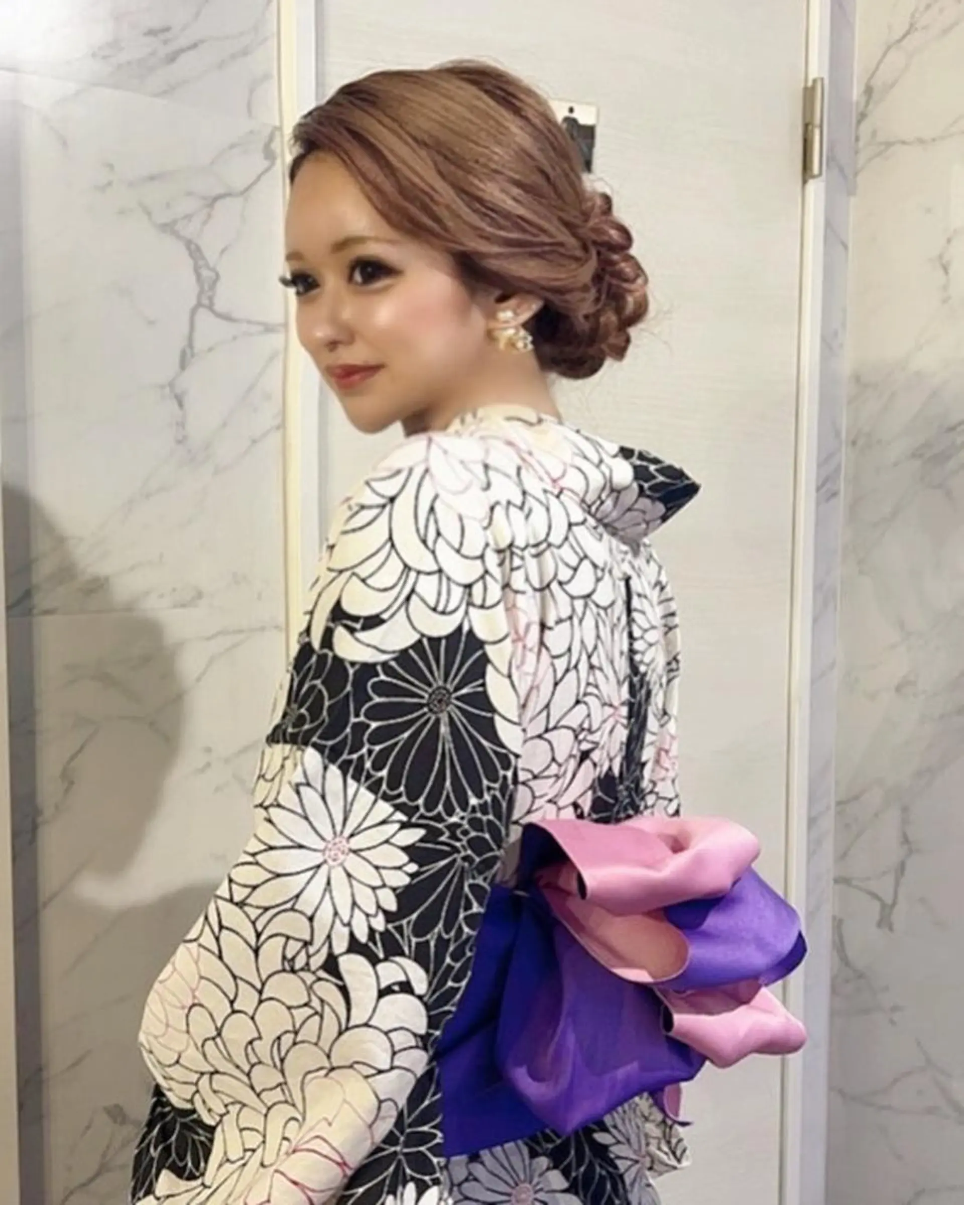 ロング ヘアアレンジ ロング 着付け KANA カナのマツエク・マツパデザイン