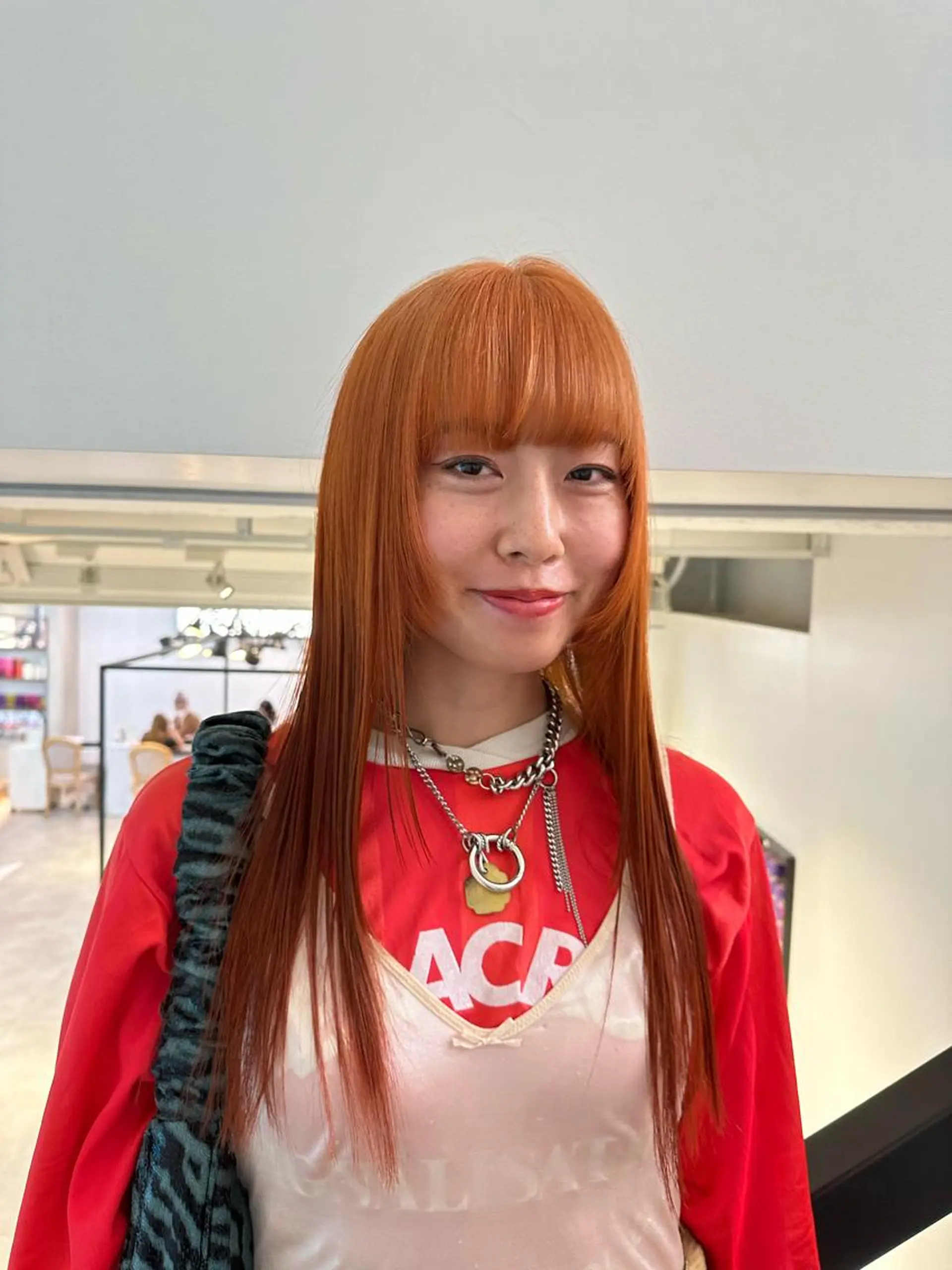 ロング カラー ヘアアレンジ オレンジ ヘアカラー ハイトーン特化 pepe🎀のヘアスタイル