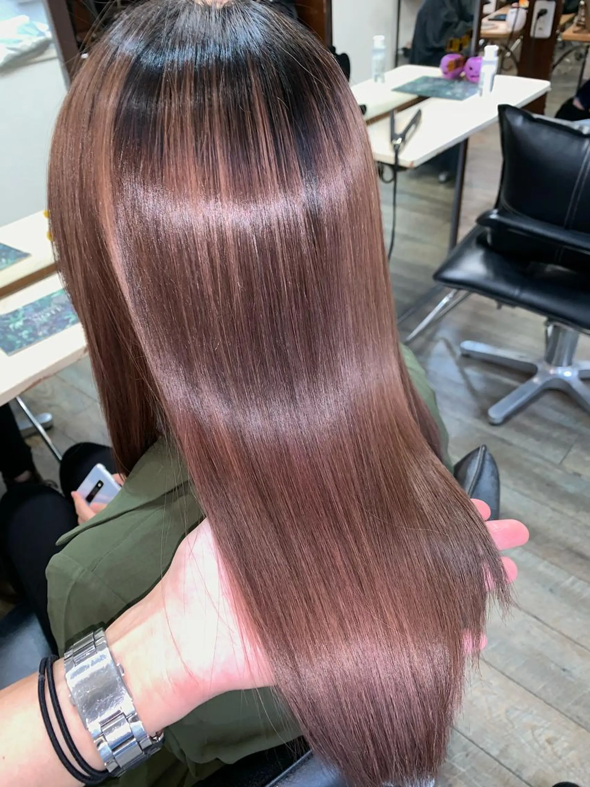 セミロング she2.所属・縮毛矯正/髪質改善 井上智秀のヘアスタイル