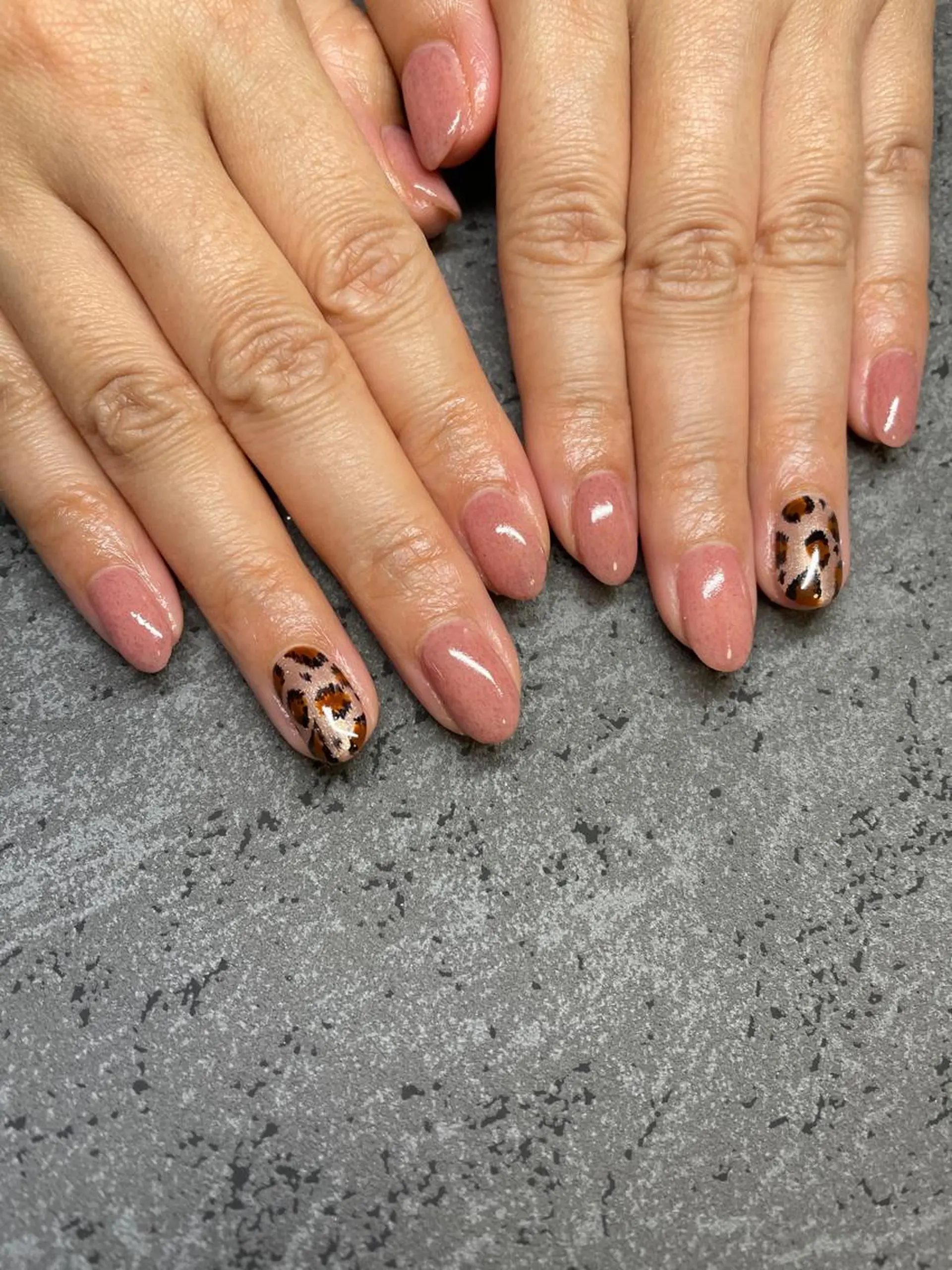 ネイル アニマル柄 NailandEye Lucaのネイルデザイン