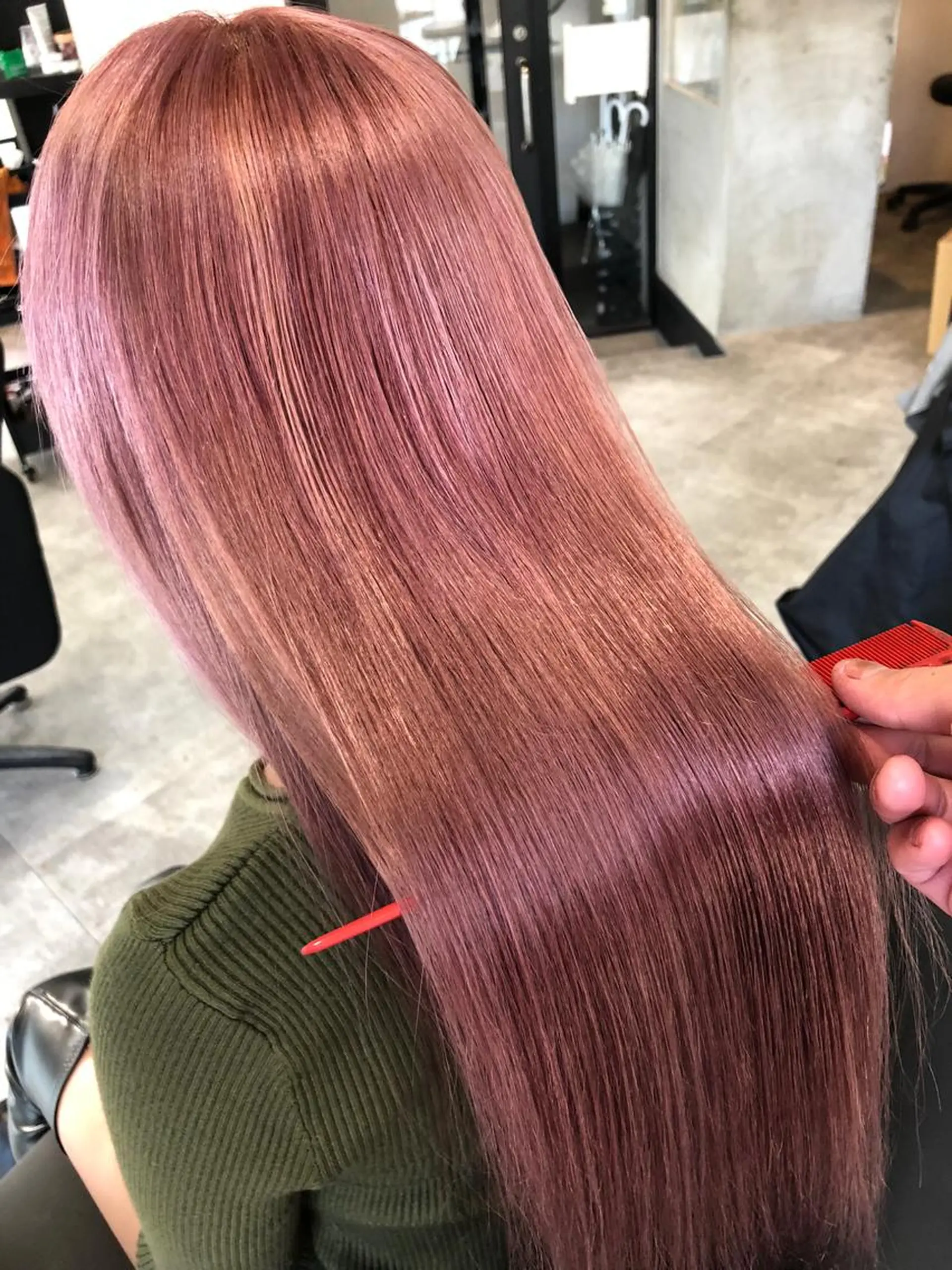 ロング カラー ブリーチ ピンクカラー alpha. カラーエクステ下妻のヘアスタイル