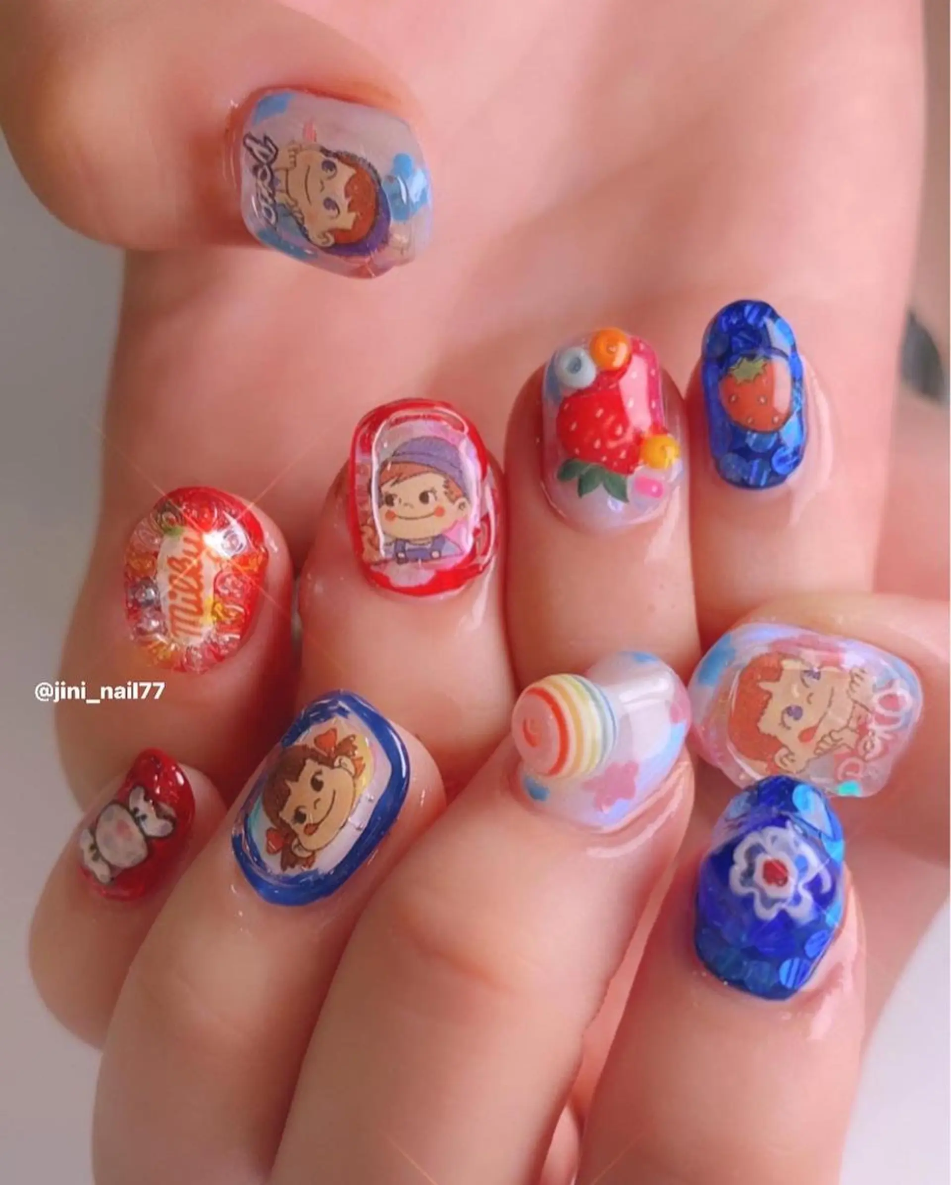ネイル JINI NAIL所属・ジニ ネイルのネイルデザイン