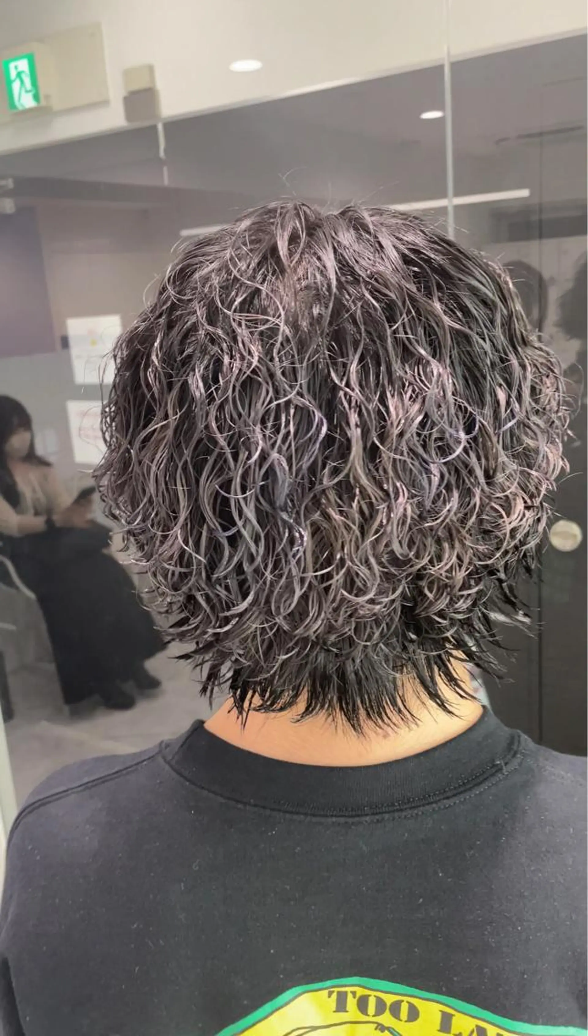 ミディアム パーマ ヘアアレンジ メンズ 顔まわりカット の達人のヘアスタイル