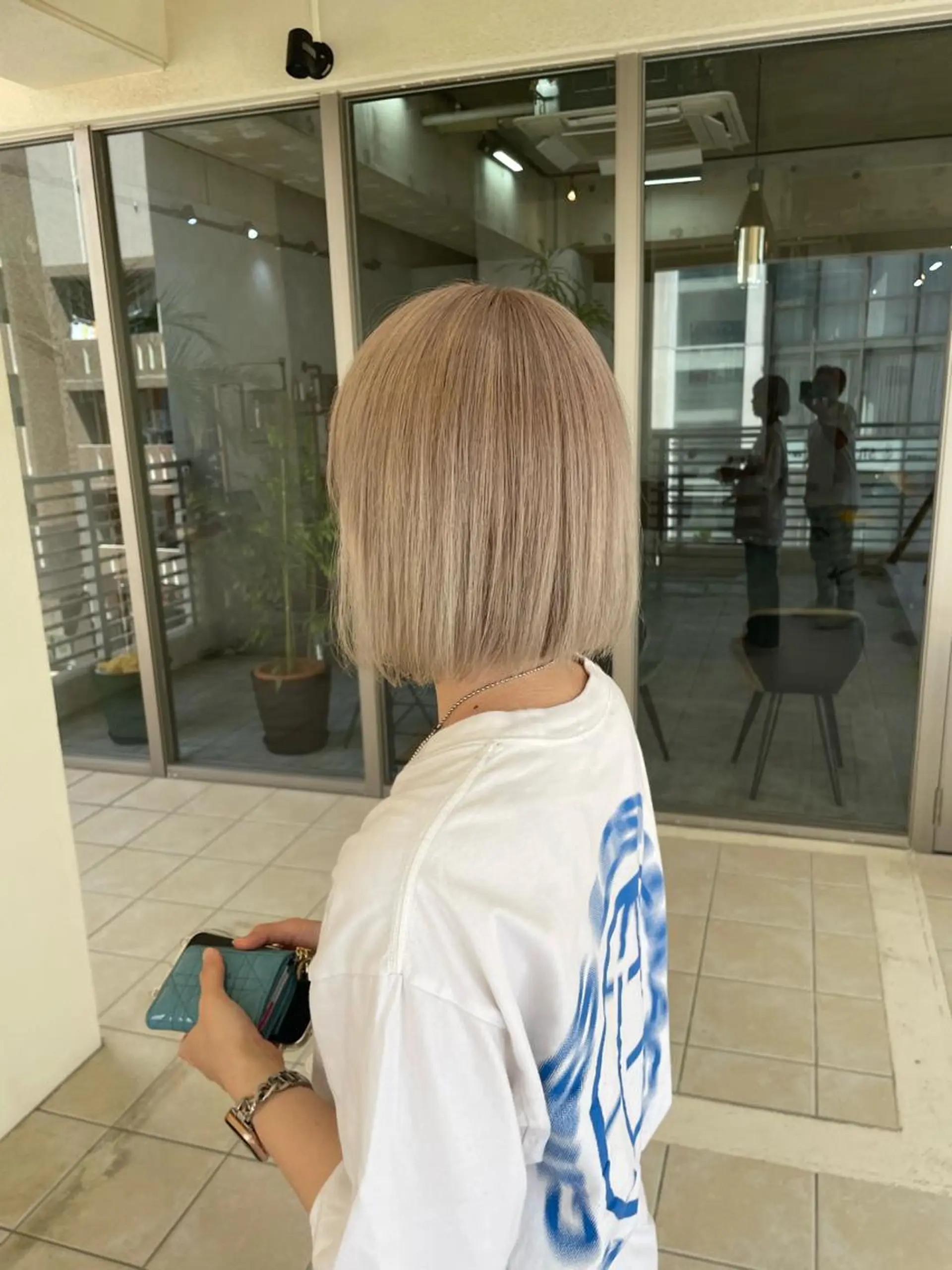 ショート アッシュ 韓国風カラー ボブ ハイライト 韓国風ヘア andKおもろまち店 艶ダブルカラー✨のヘアスタイル