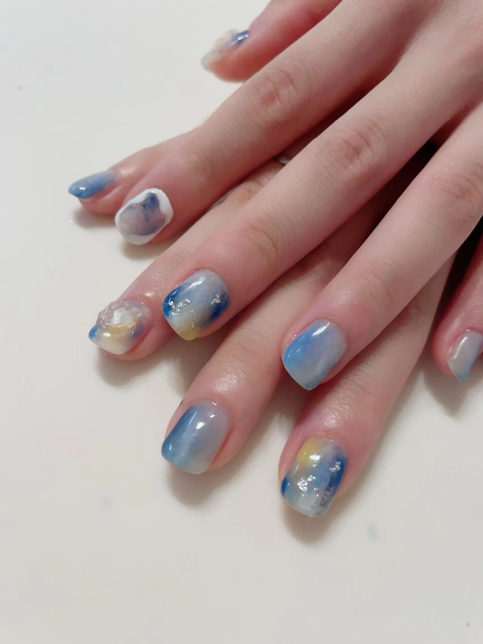 ネイル ブルー ニュアンスネイル 黄色 ハンドネイル * haruのネイルデザイン