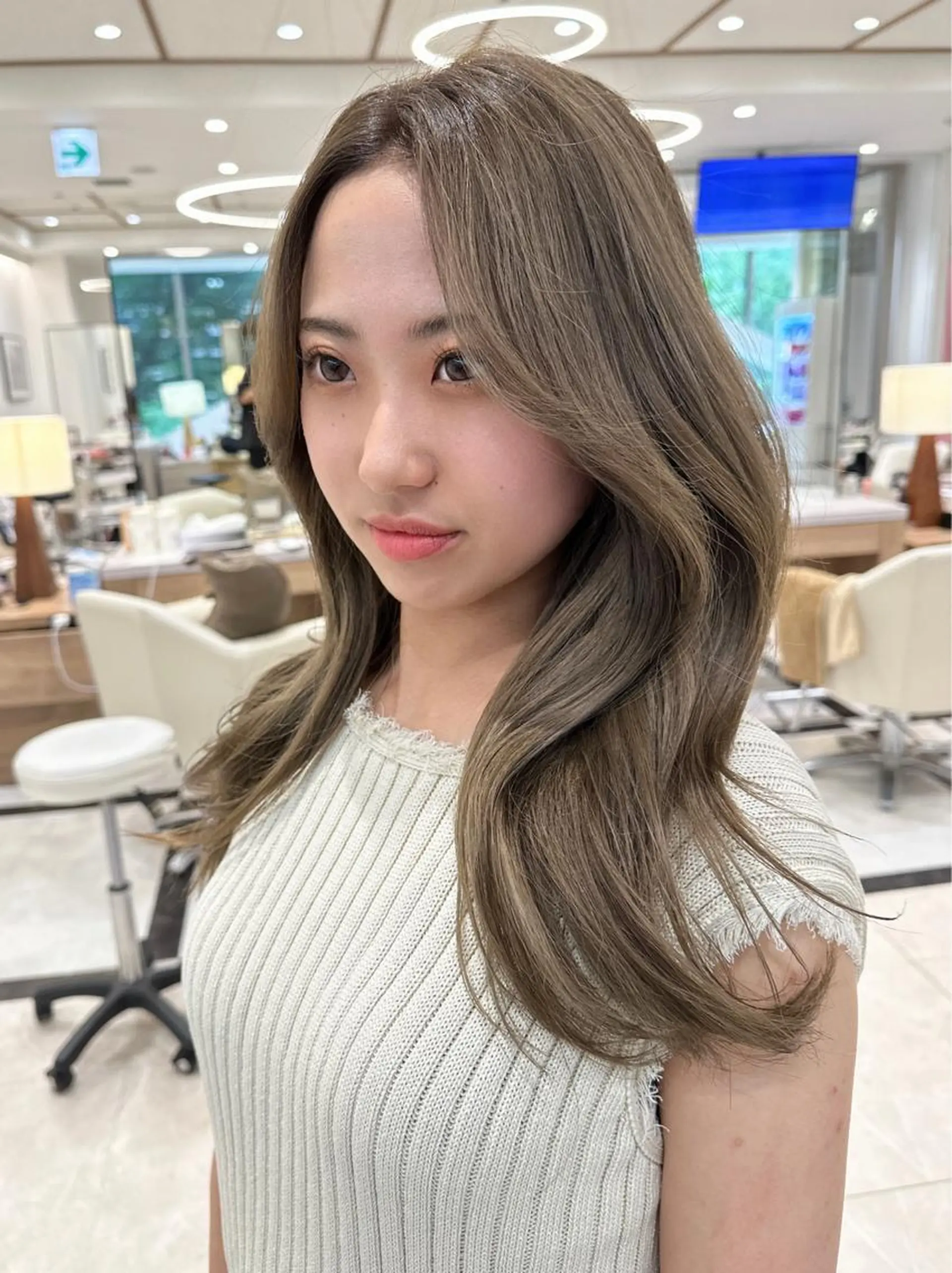 セミロング カラー カット ヘアカラー トリートメント 韓国風/顔周りカット /髪質改善RYOTAのヘアスタイル