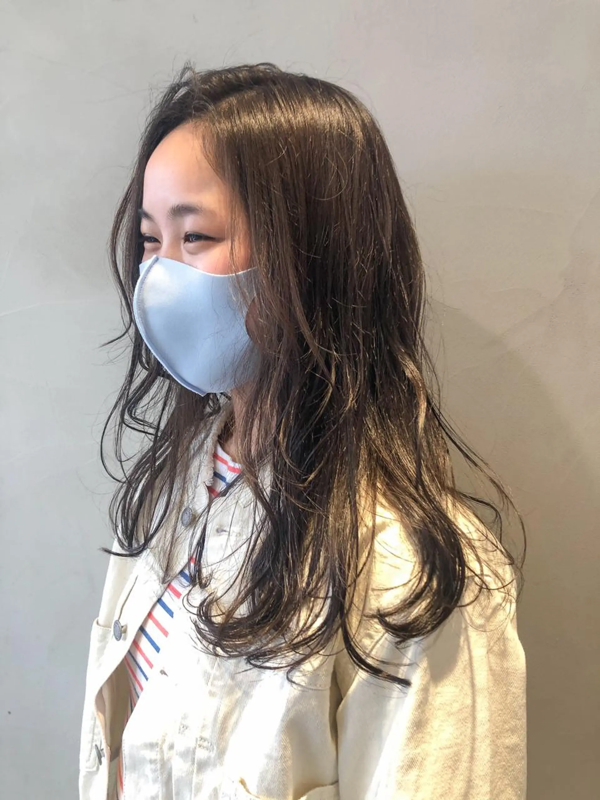 セミロング 圧倒的透明感カラー nana🦕のヘアスタイル