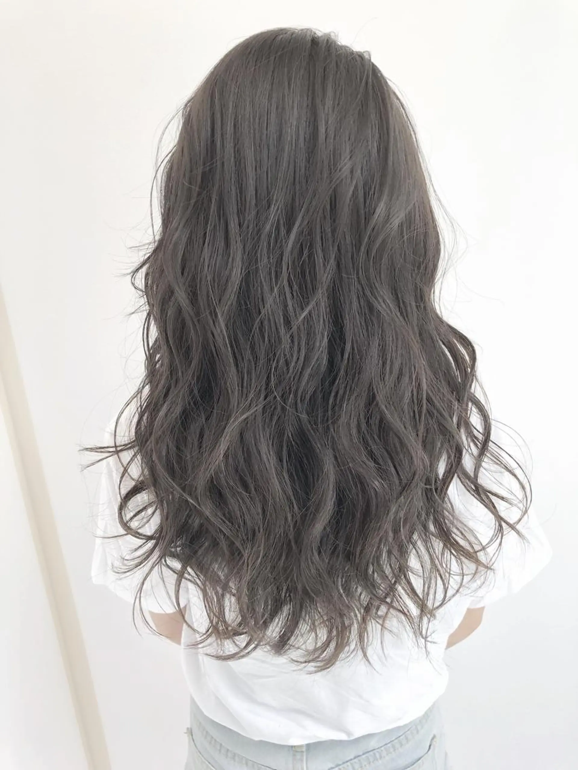 ロング カラー アッシュ biscohair 髪にドラマを。のヘアスタイル