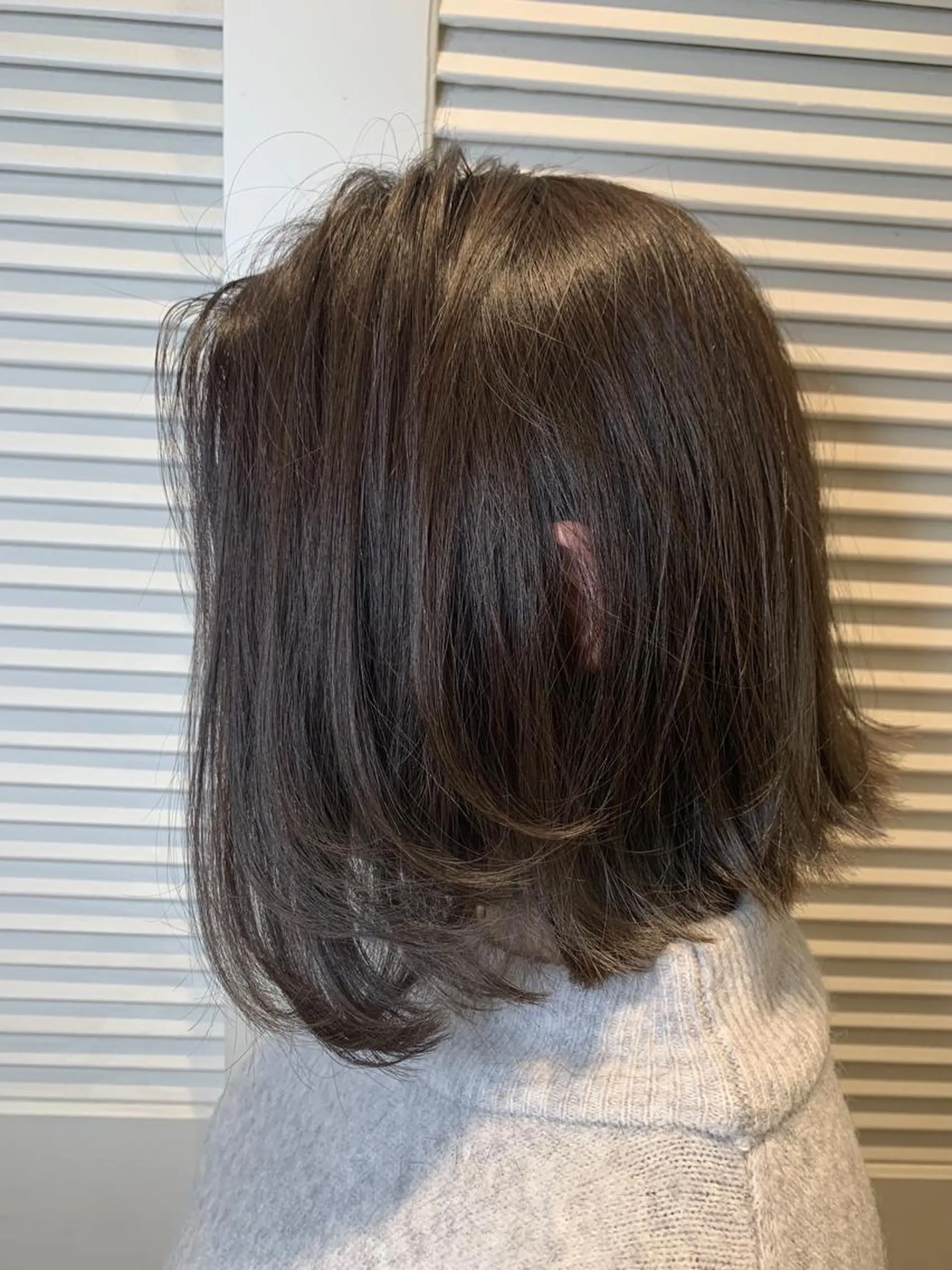 ミディアム 切りっぱなしボブ ボブ カット ヘアカラー トリートメント 渋谷ハイトーン/ デザインカラー阿部のヘアスタイル