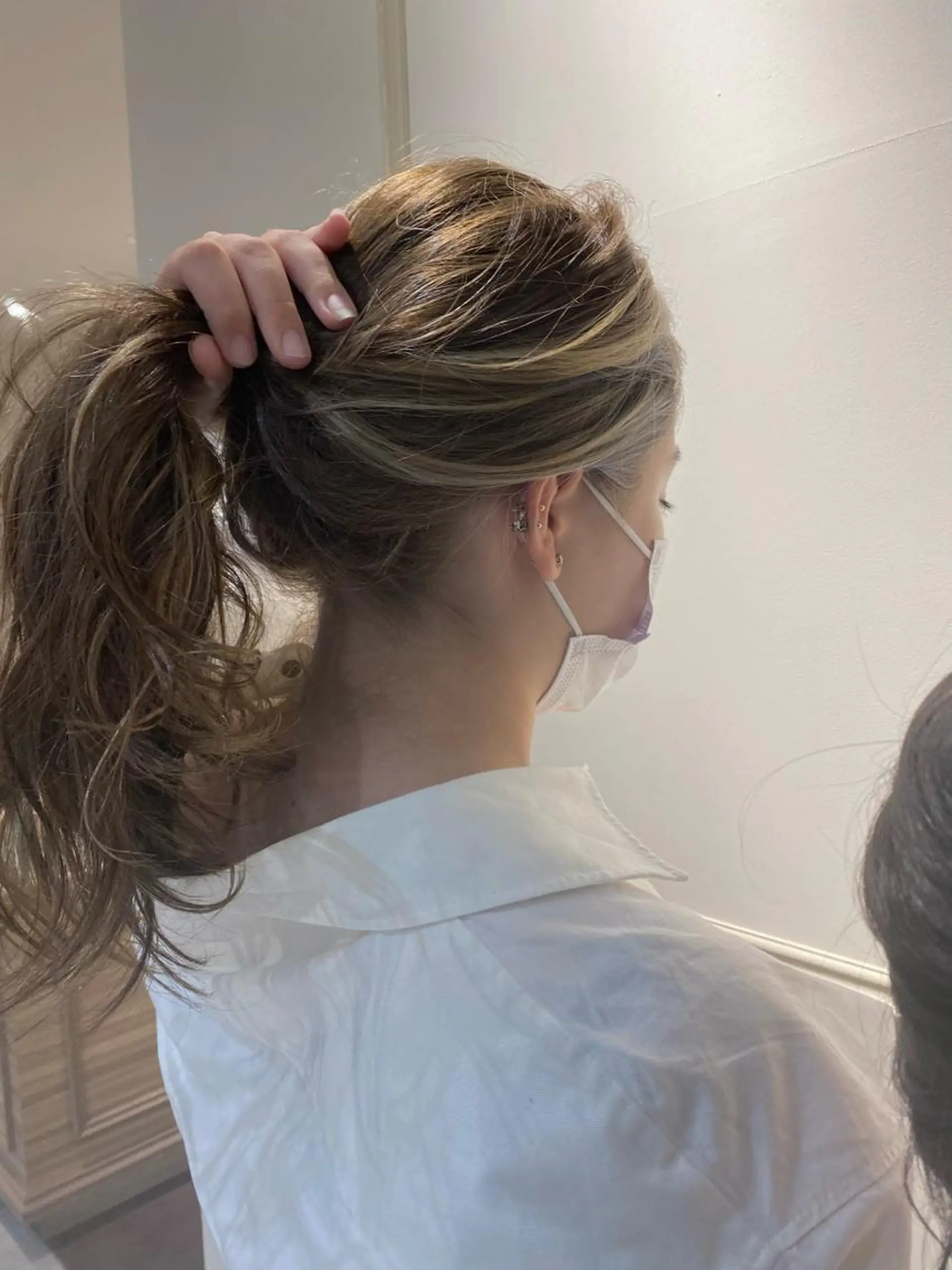 ロング カラー ハイライトカラー イエローカラー ハイライト ヘアカラー 川越 輝梨奈のヘアスタイル