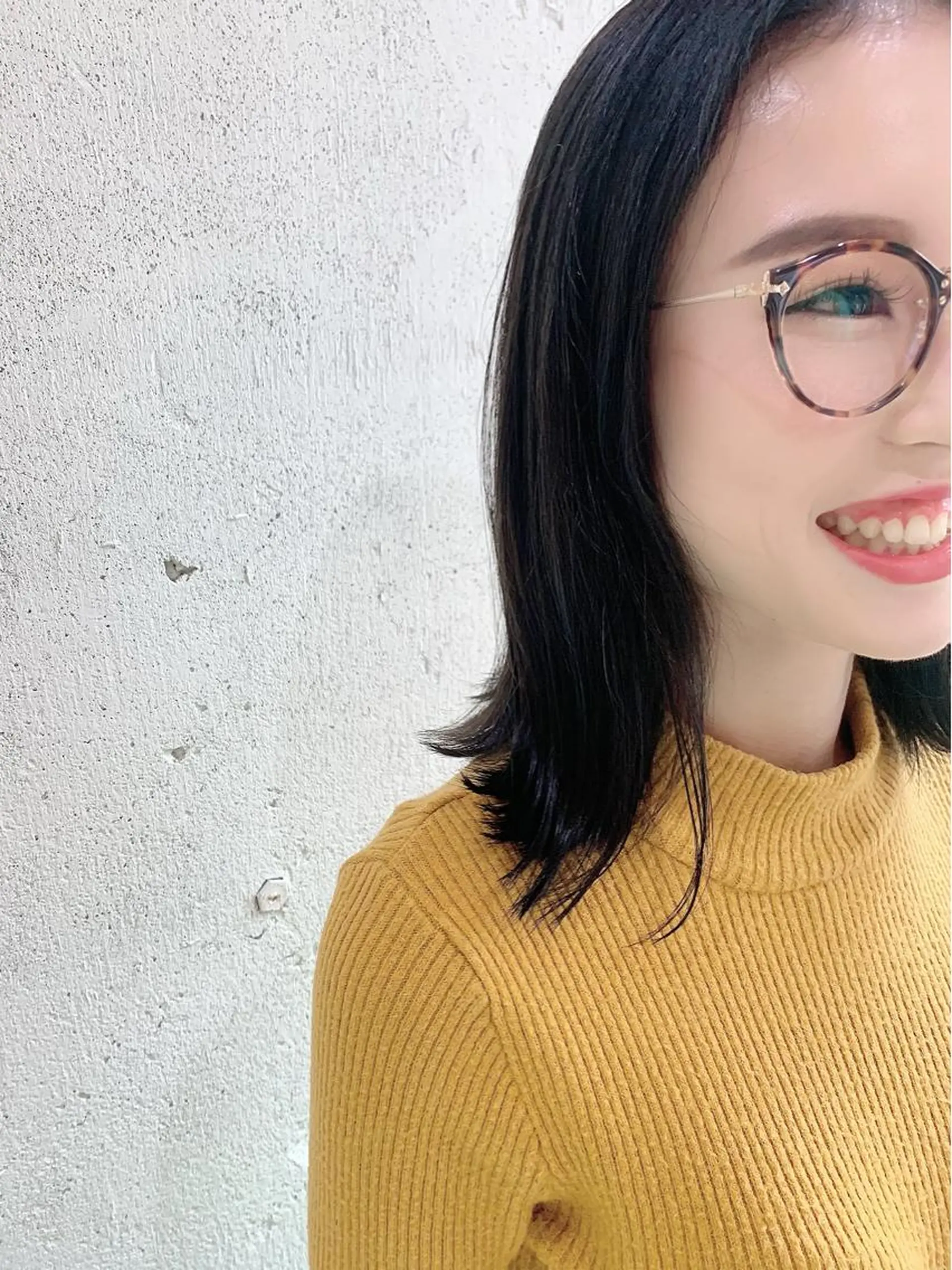 ミディアム カラー 黒髪 ブルーカラー ブルーブラック 外ハネヘア カット ヘアカラー トリートメント 💛丁寧さNo.🥇 🧸片山智裕💛のヘアスタイル