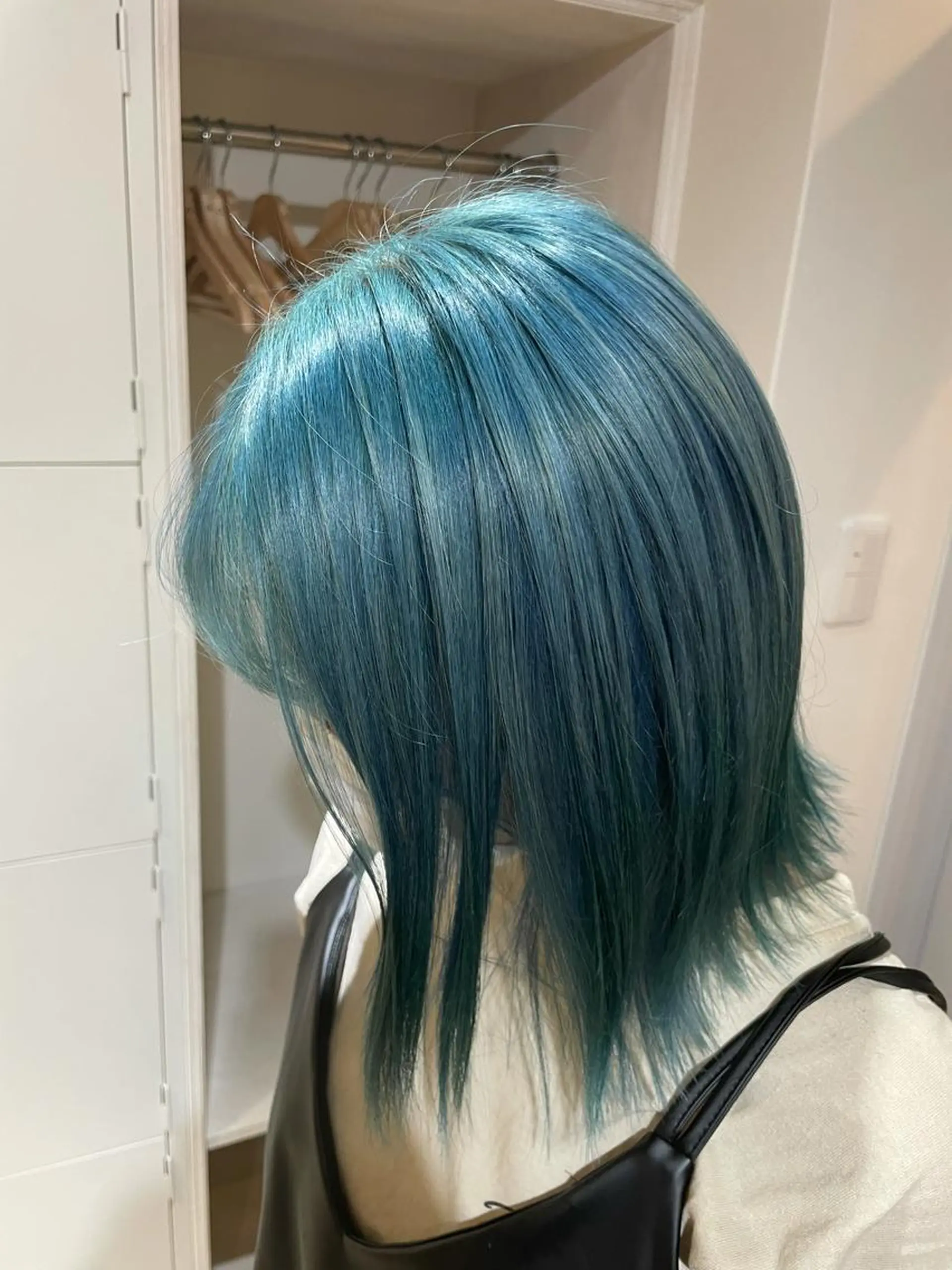 ミディアム カラー akane .のヘアスタイル