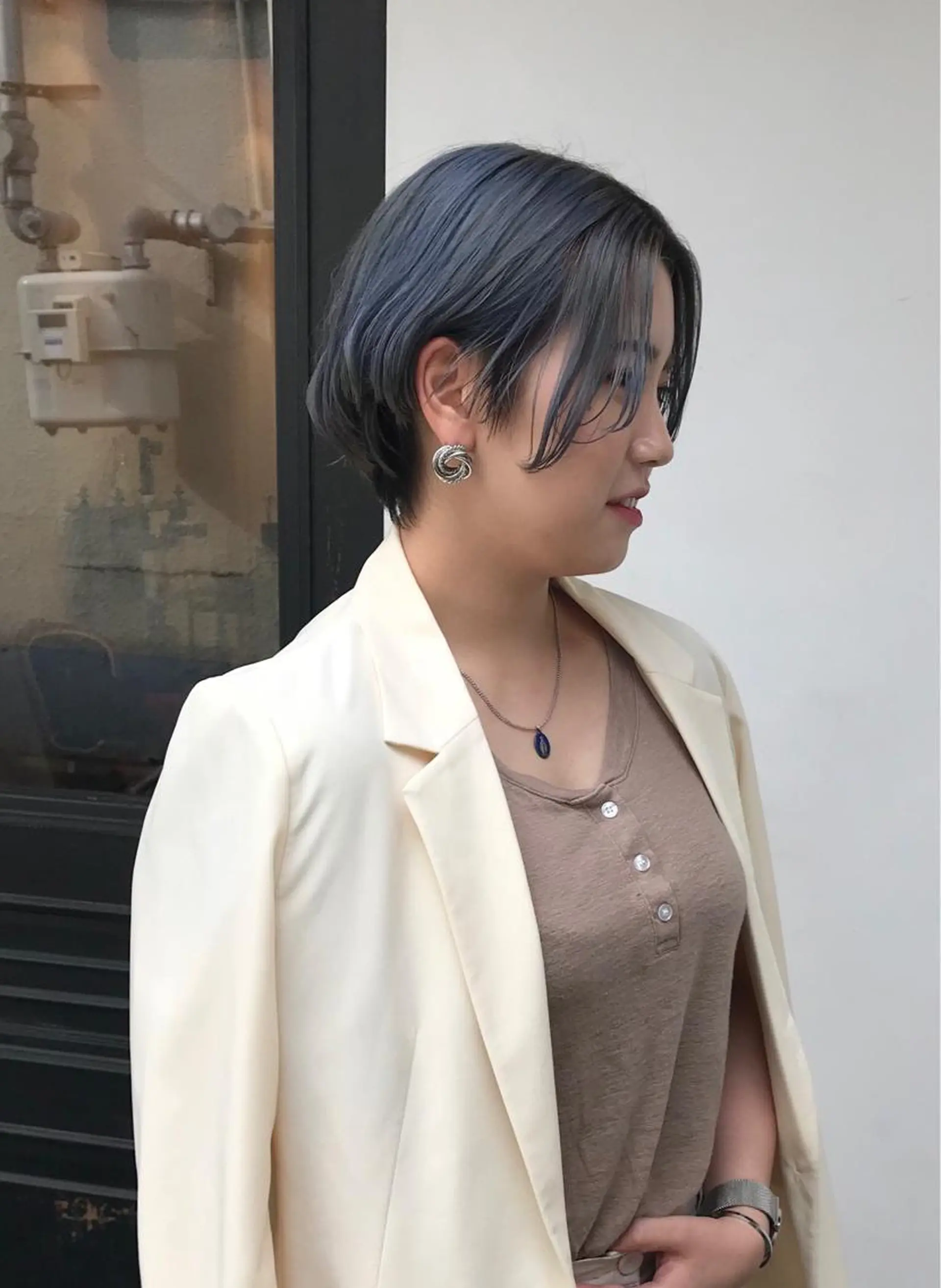 ショート カラー tonari 梅田、中崎町のヘアスタイル