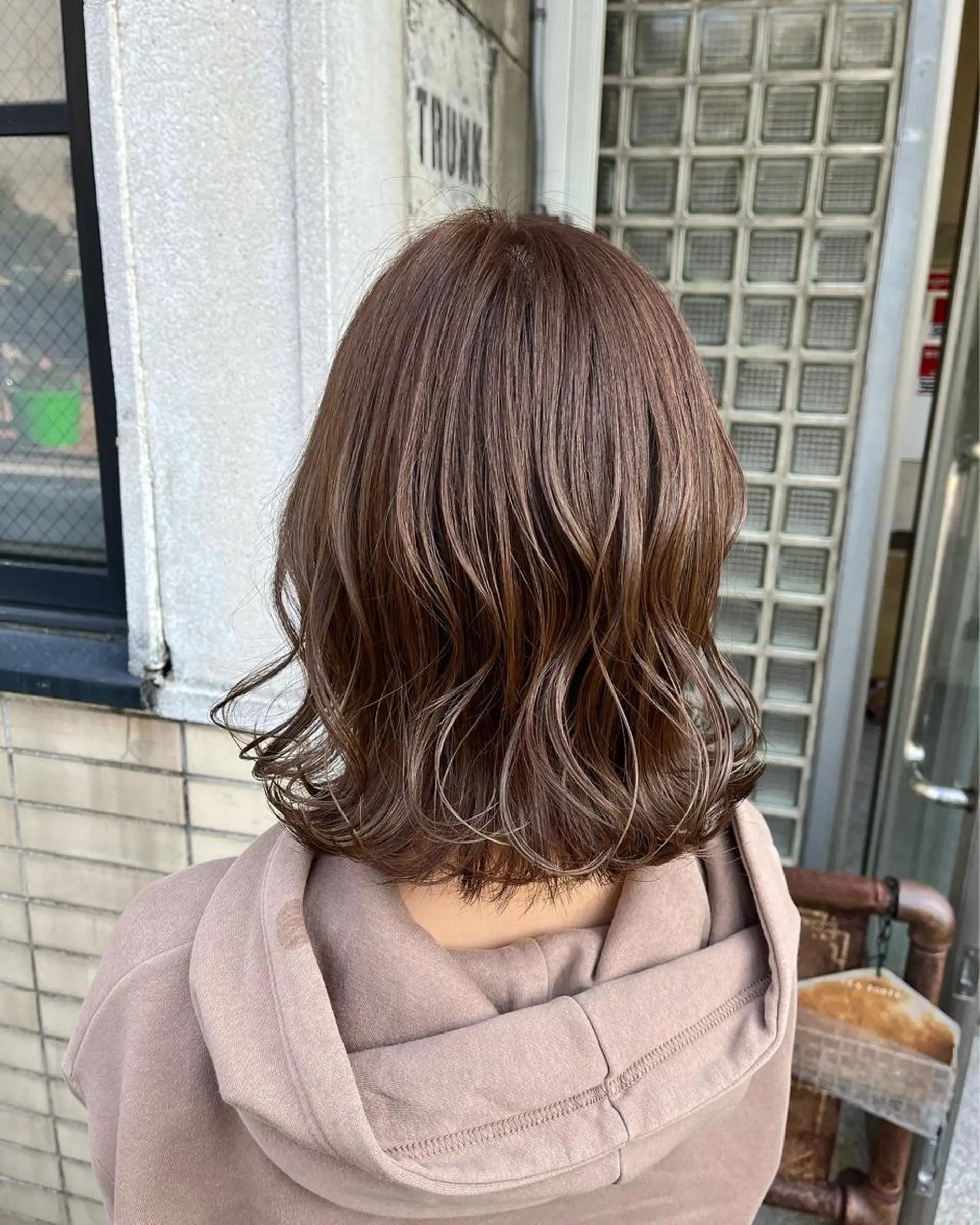 ミディアム カラー ベージュカラー ハイライトカラー ハイライト TRUNK所属・古川 尚実のヘアスタイル